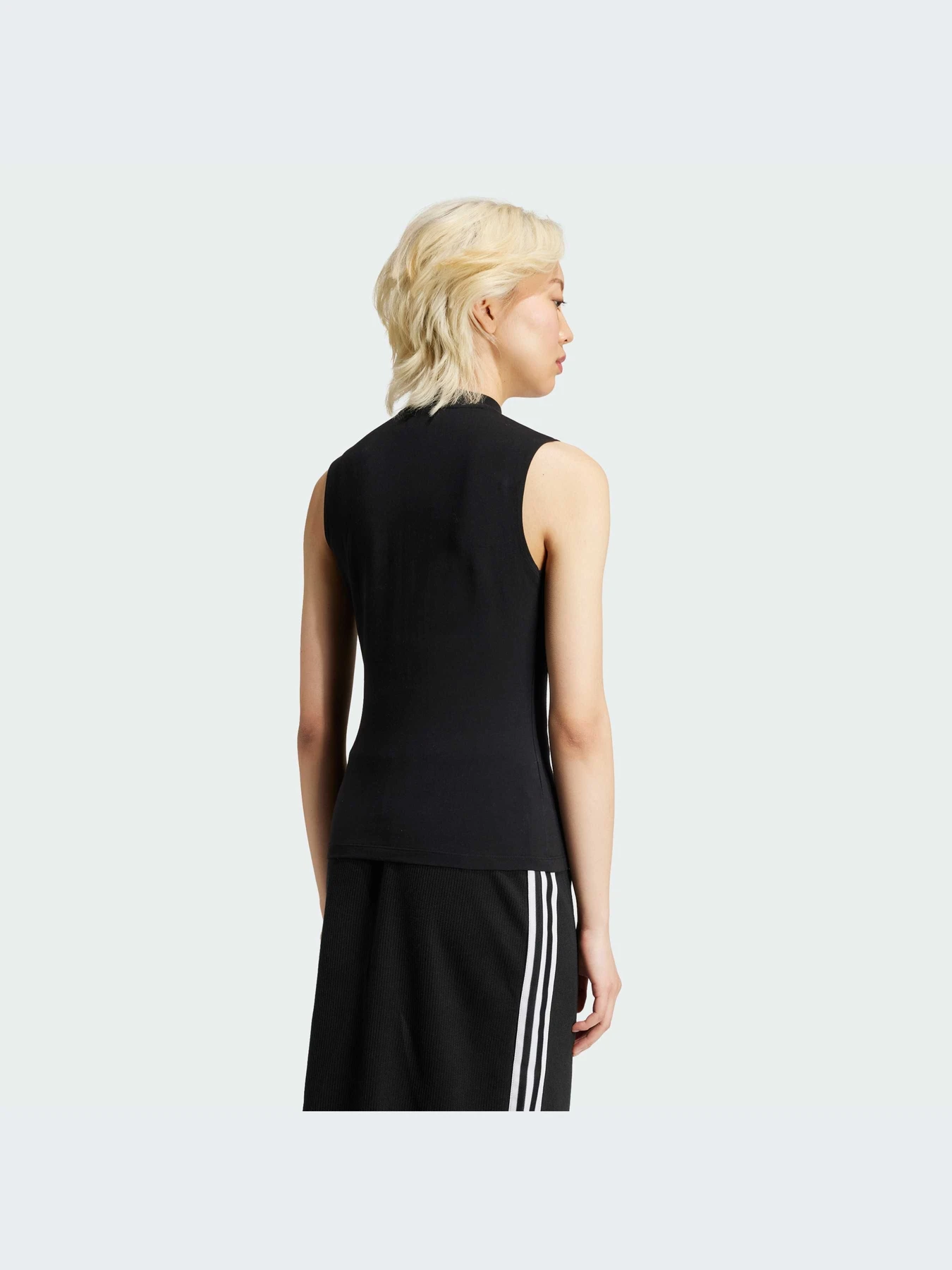 Футболки і поло Adidas модель IY9698 Футболки і поло Adidas модель IY9698 Фото