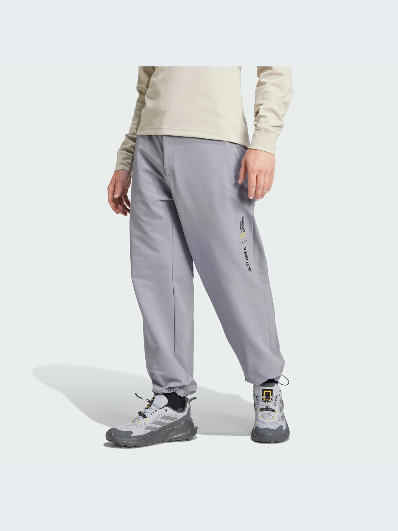 Брюки Adidas модель IX7922 Брюки Adidas модель IX7922 Фото