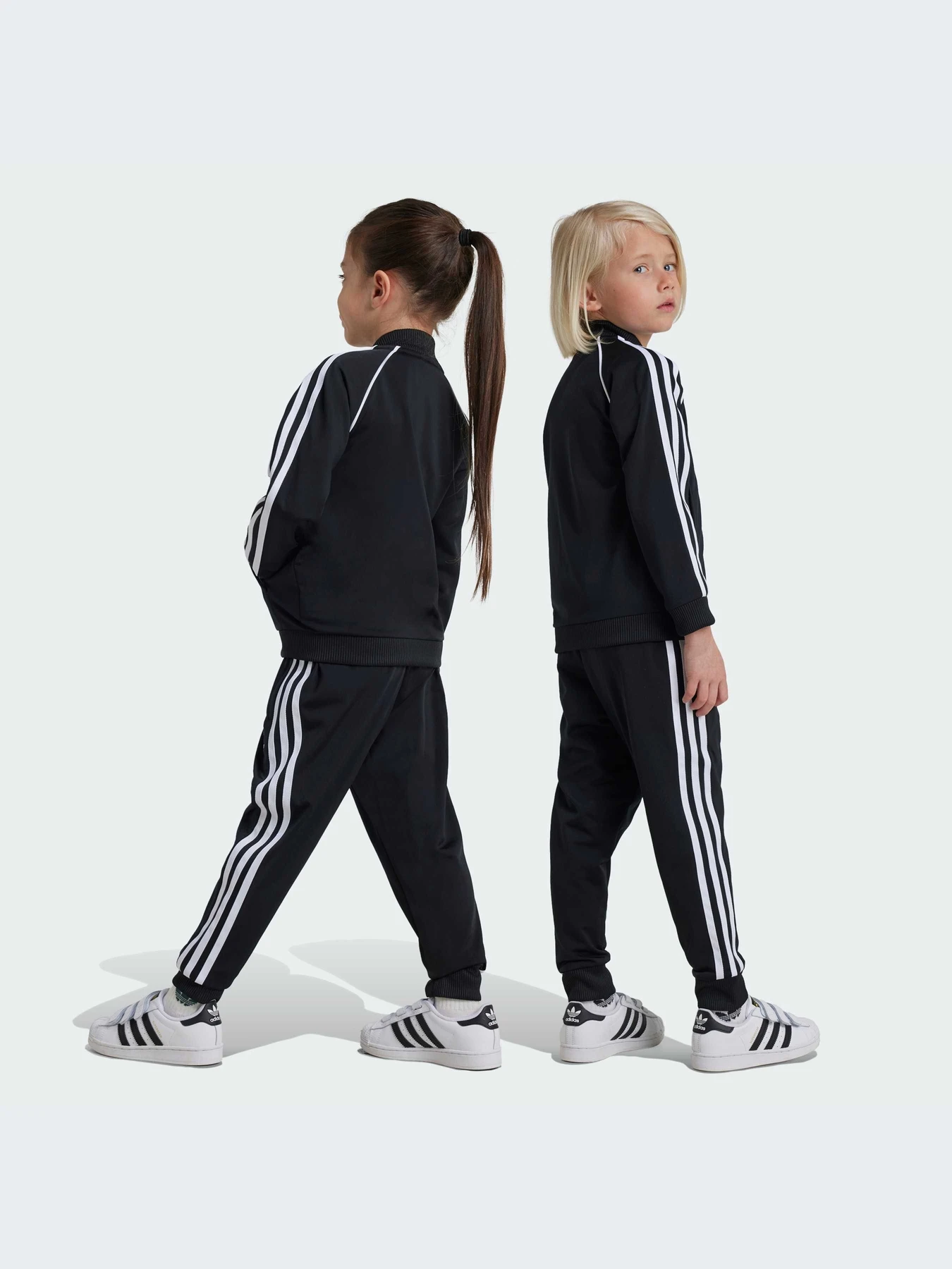 Костюмы Adidas Adicolor модель IX7624 Костюмы Adidas Adicolor модель IX7624 Фото