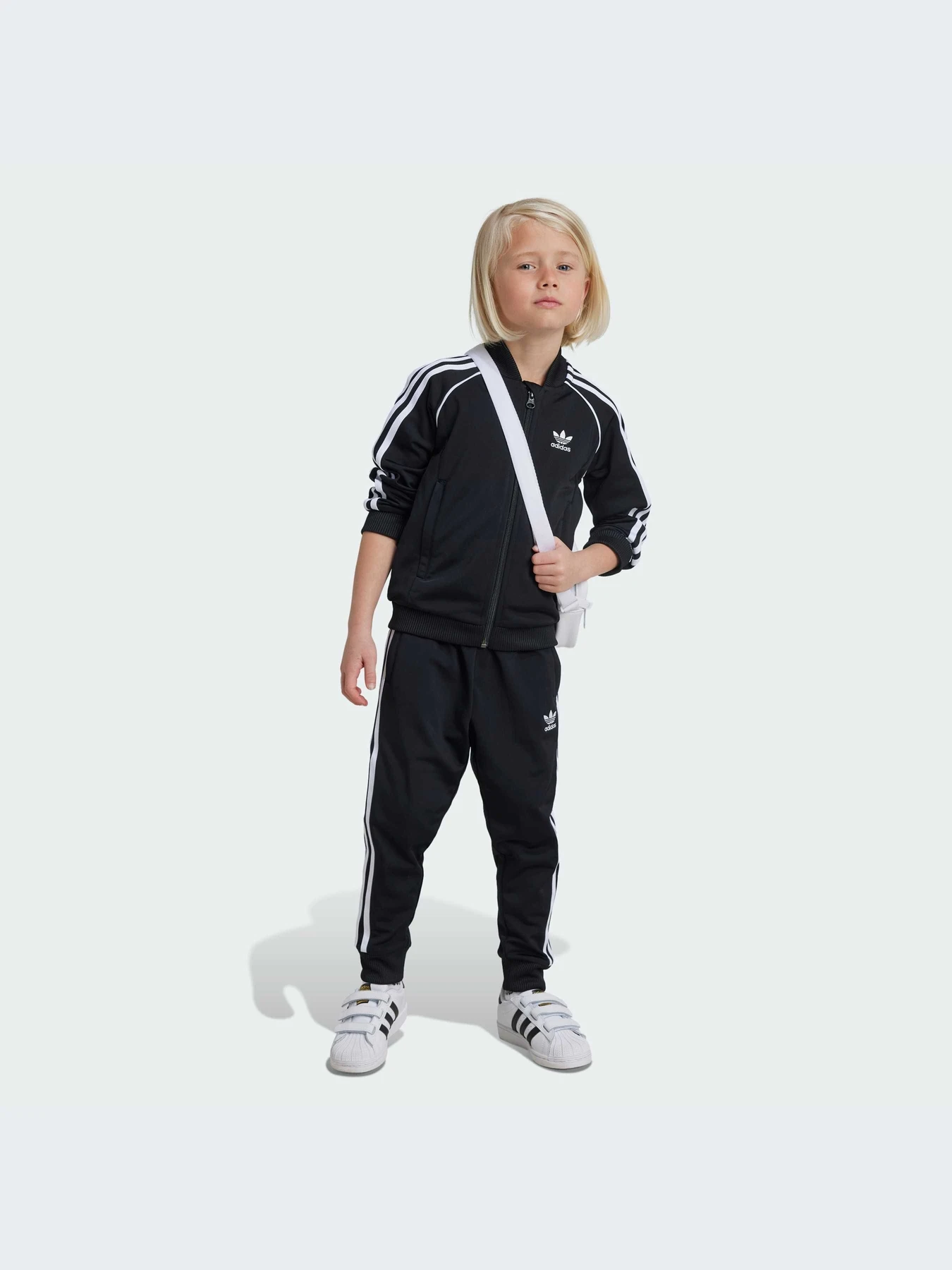 Костюмы Adidas Adicolor модель IX7624 Костюмы Adidas Adicolor модель IX7624 Фото