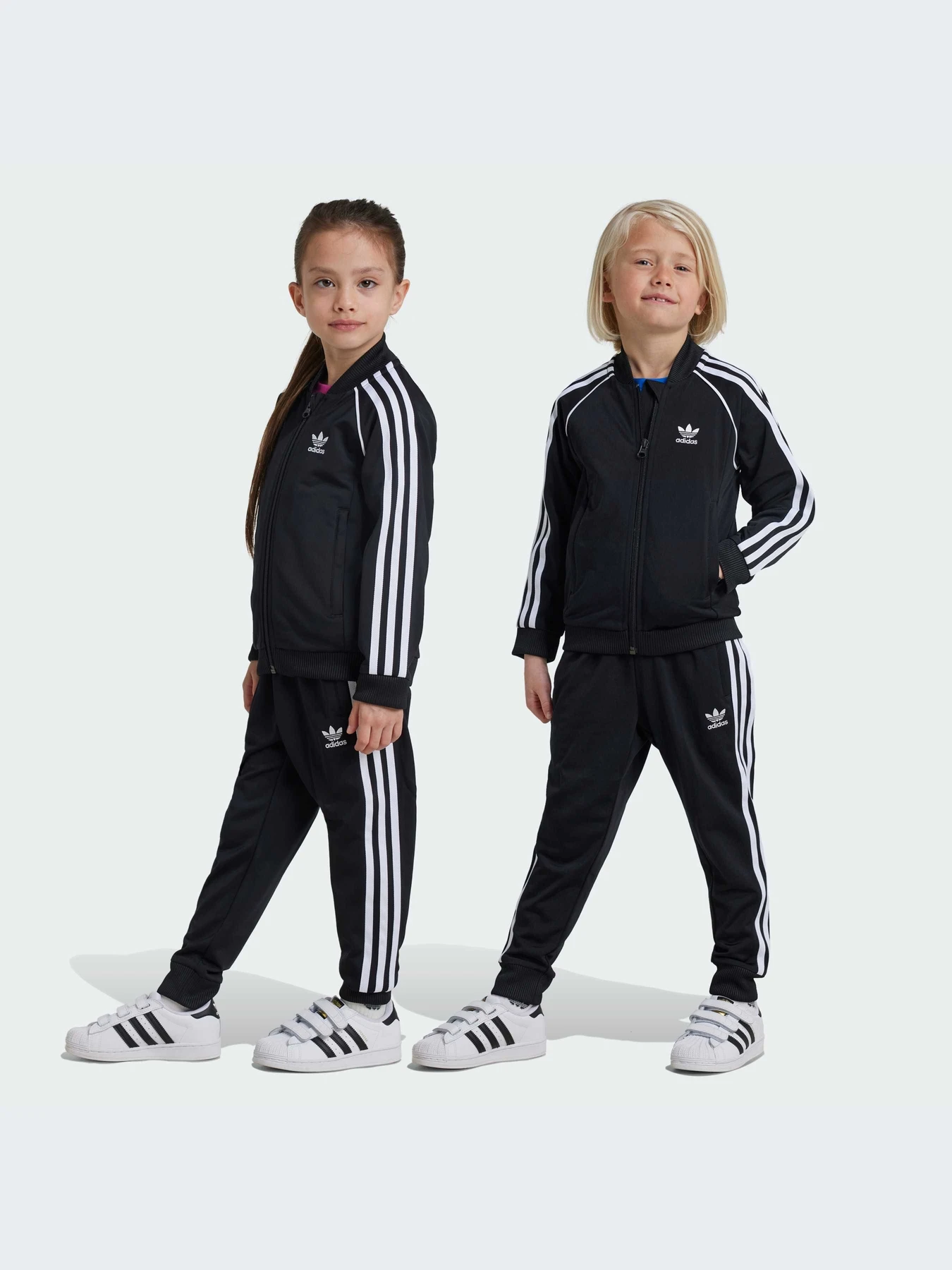 Костюмы Adidas Adicolor модель IX7624 Костюмы Adidas Adicolor модель IX7624 Фото