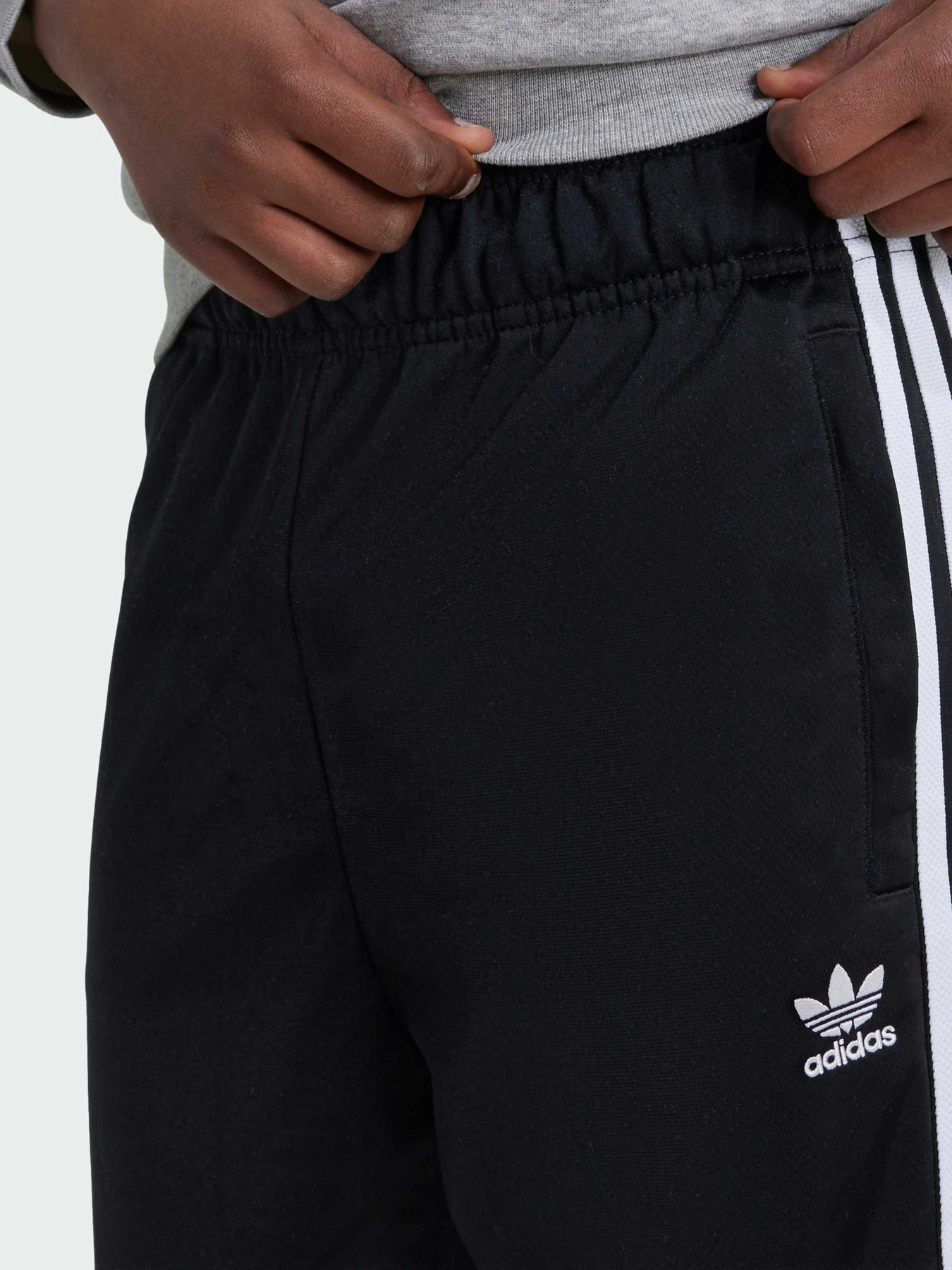 Брюки Adidas Adicolor модель IX7630 Фото
