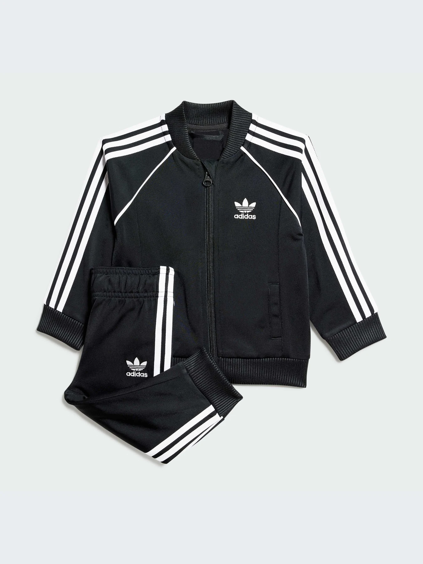 Костюмы Adidas Adicolor модель IX7622 Костюмы Adidas Adicolor модель IX7622 Фото