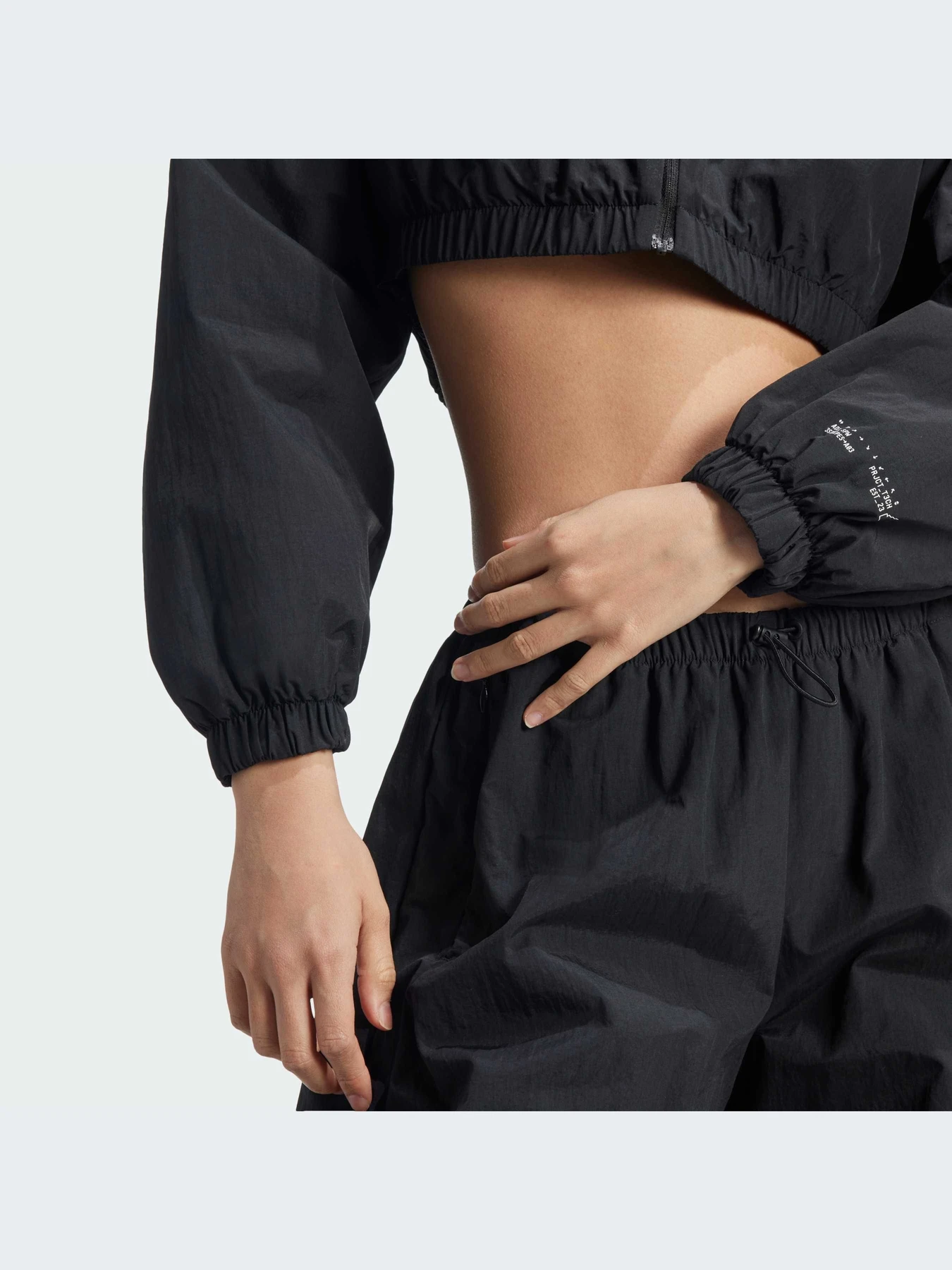 Куртки та дублянки Adidas модель IV9779 Куртки та дублянки Adidas модель IV9779 Фото