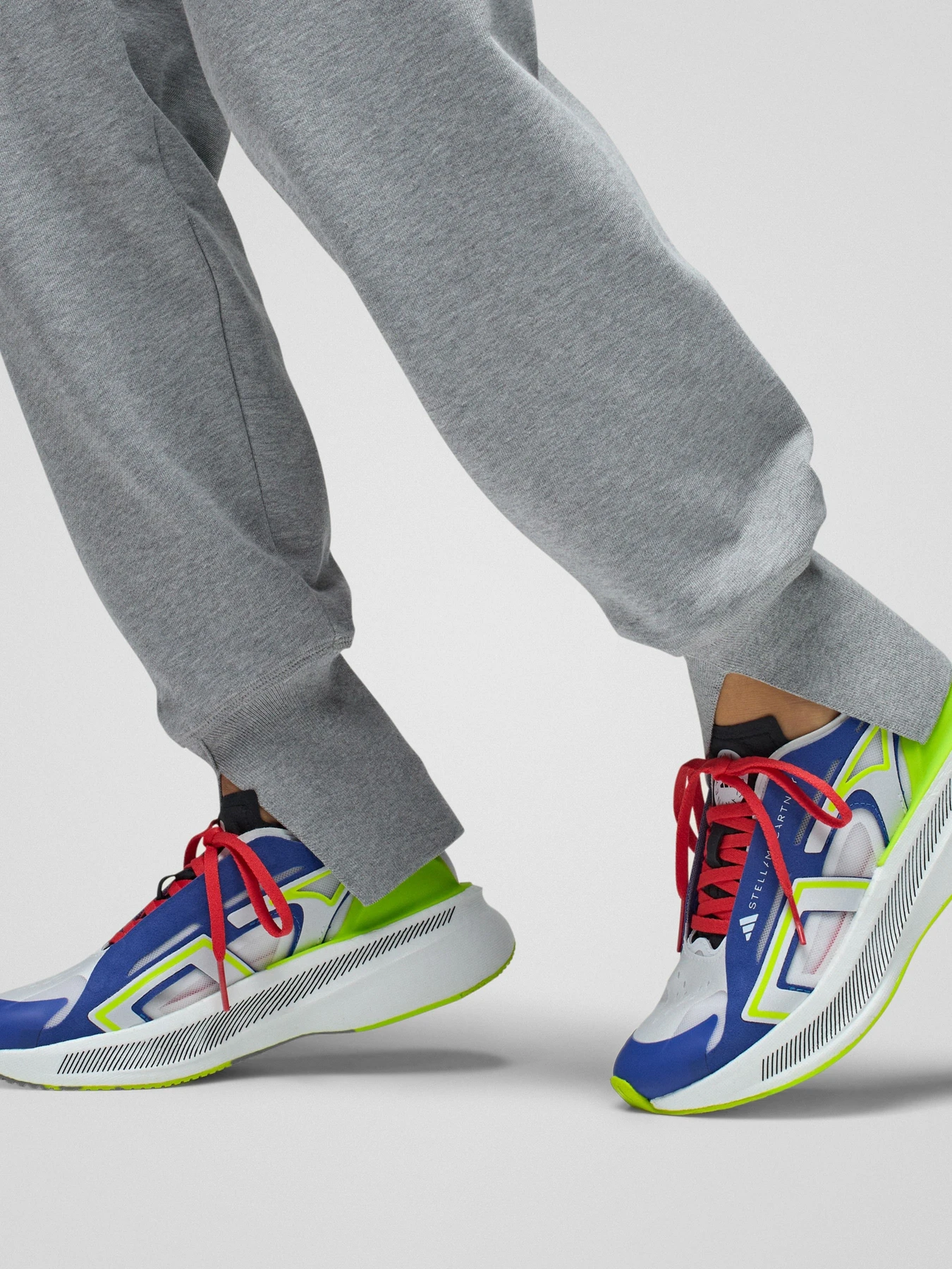 Кроссовки Adidas Ultraboost модель IE8772 Фото