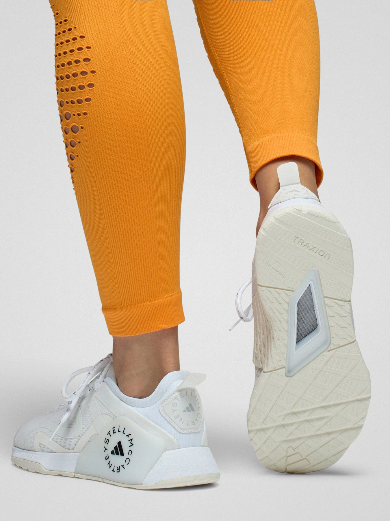 Кроссовки Adidas модель IH0109 Кроссовки Adidas модель IH0109 Фото