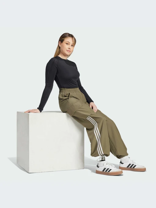 Худі та світшоти Adidas 3 Stripes модель IZ4942 Фото