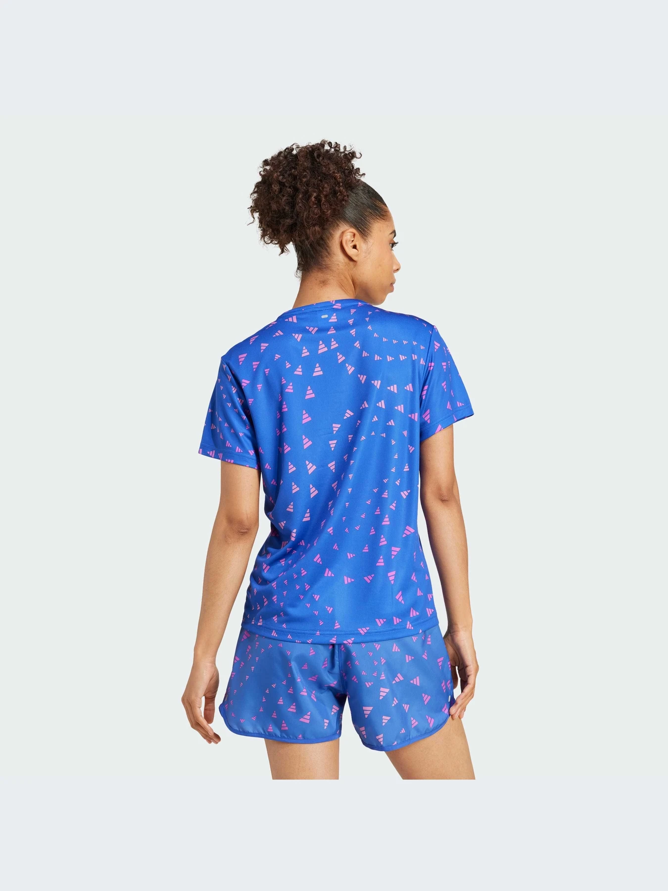 Футболки и поло Adidas модель IY7514 Футболки и поло Adidas модель IY7514 Фото