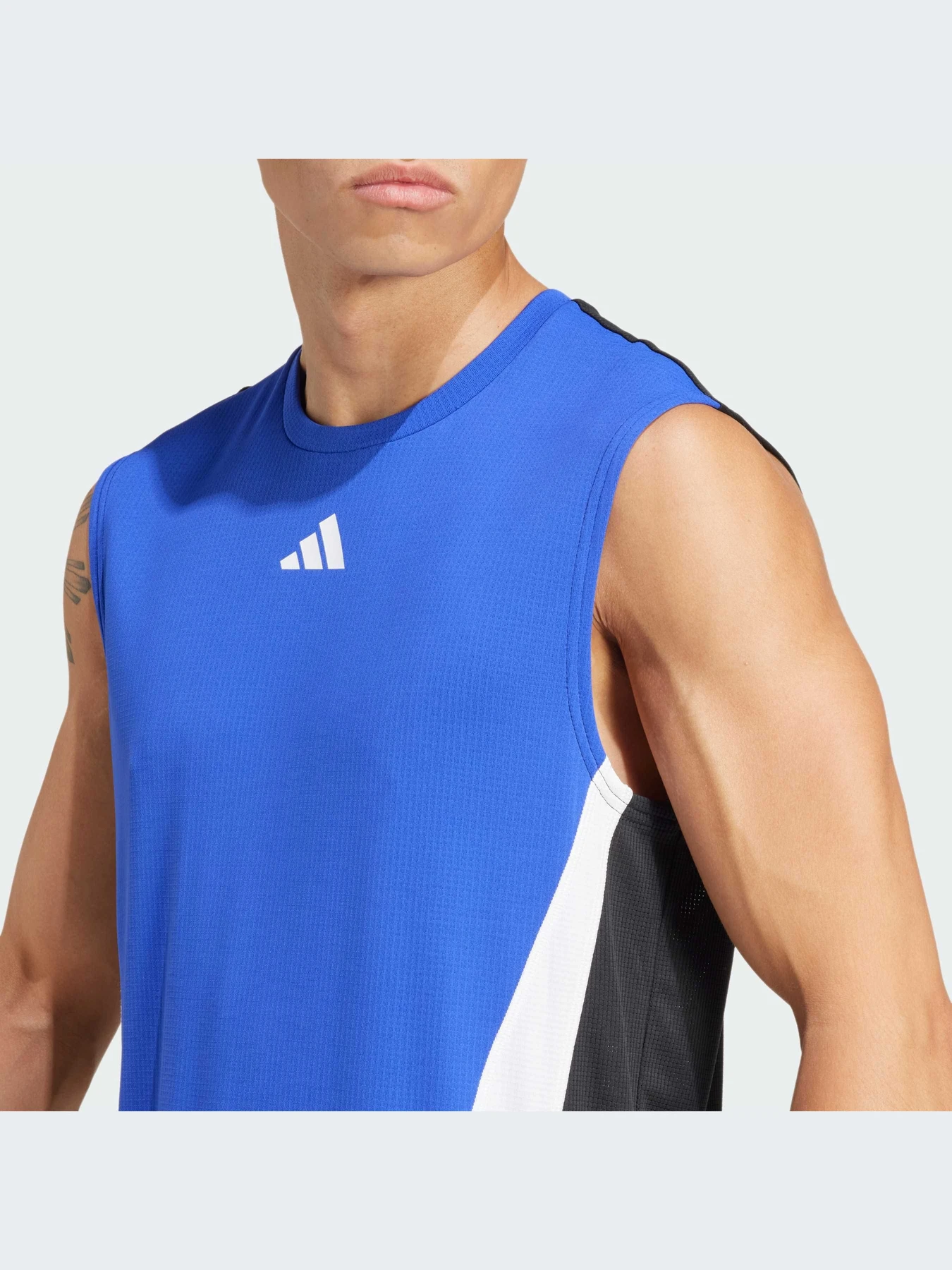Футболки і поло Adidas модель IW6422 Фото