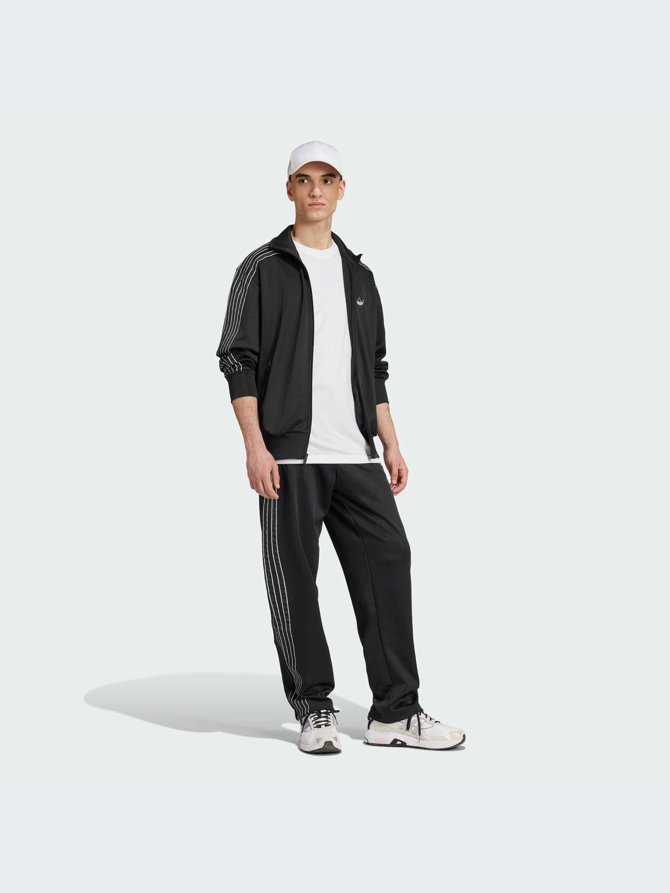 Худі та світшоти Adidas Adicolor модель IY4887 Худі та світшоти Adidas Adicolor модель IY4887 Фото