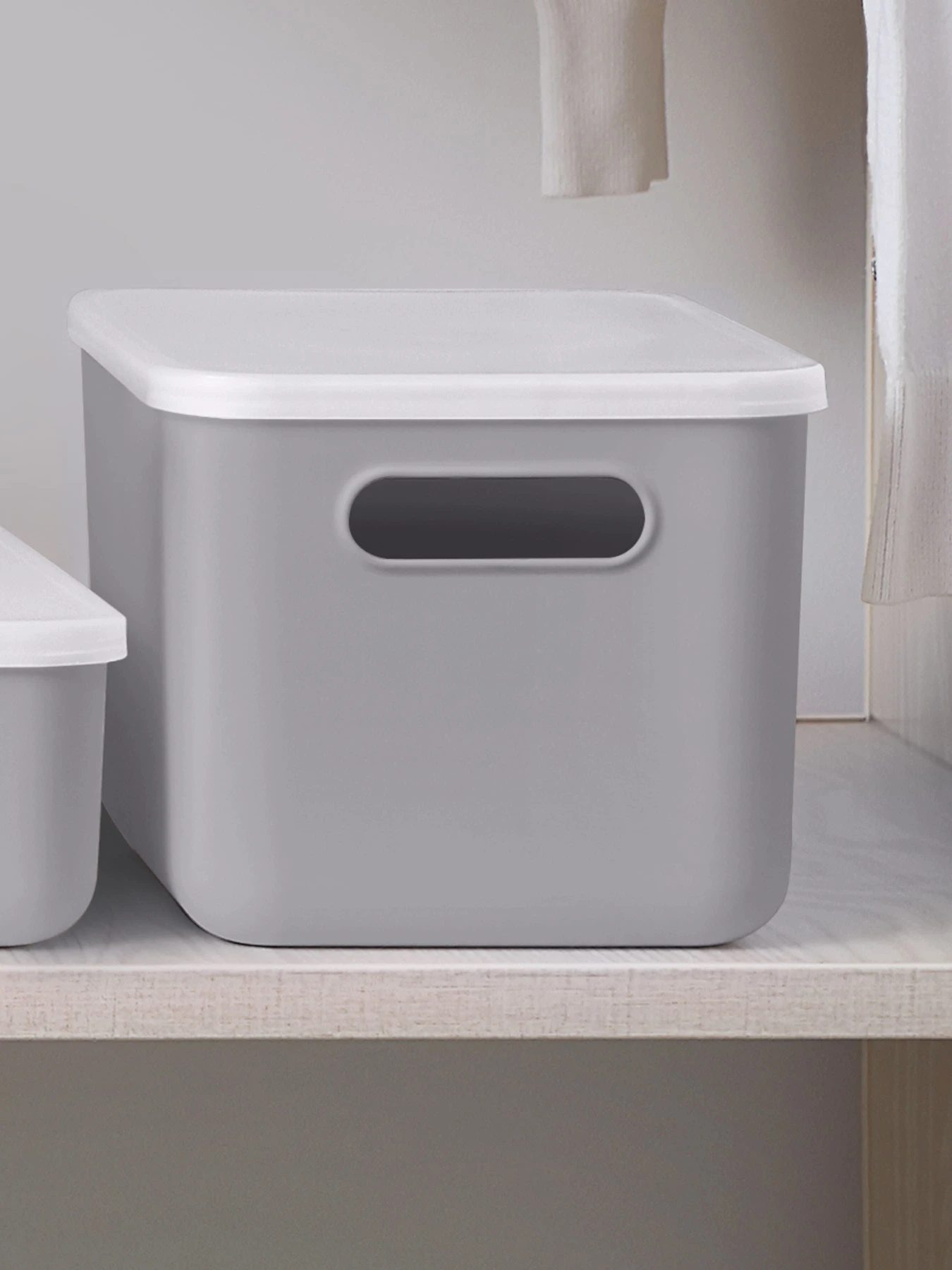 Ящик для хранения с крышкой пластиковый серый MBM HOME модель FH-11/FH-15 GRAY Ящик для хранения с крышкой пластиковый серый MBM HOME модель FH-11/FH-15 GRAY Фото