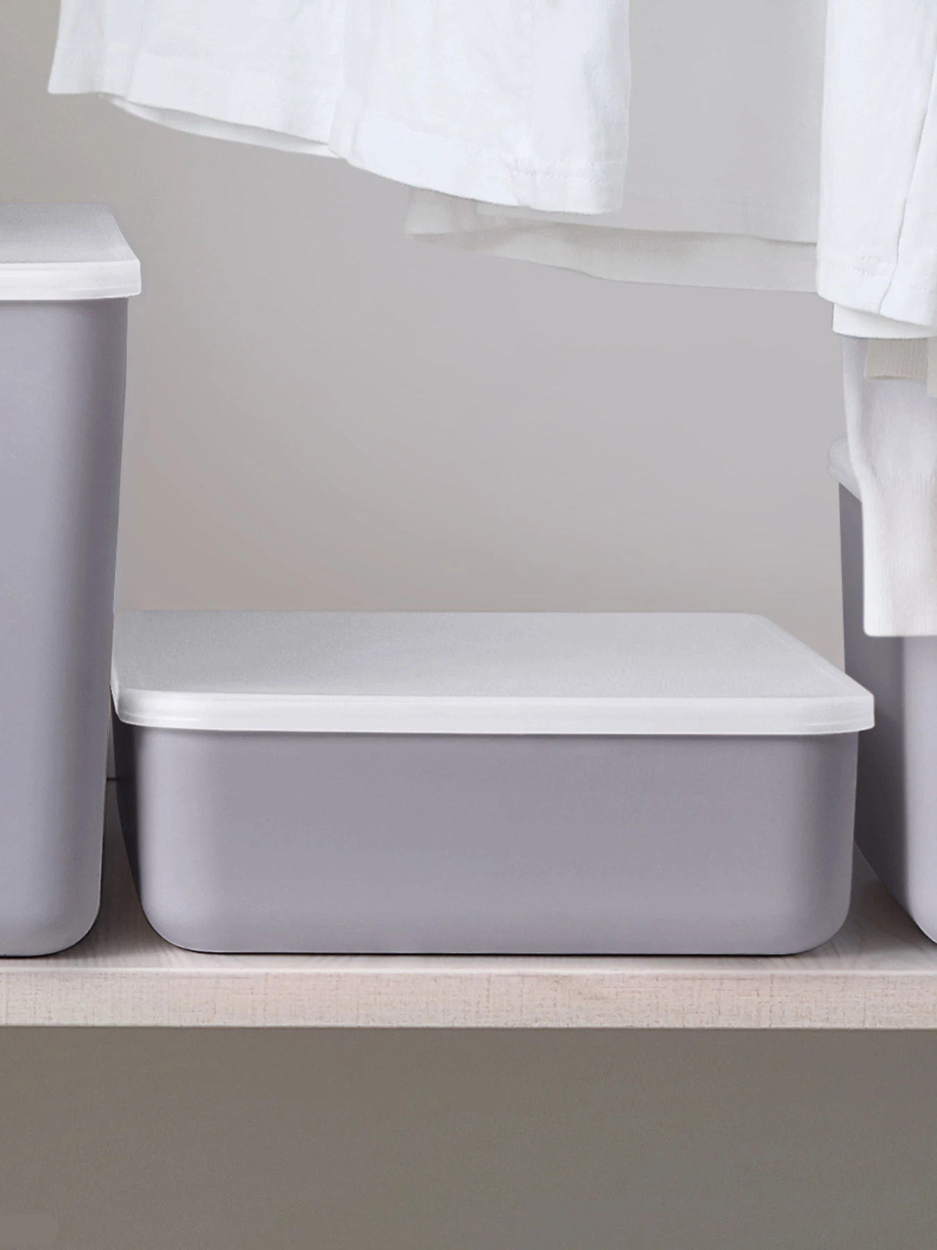 Ящик для хранения с крышкой пластиковый серый MBM HOME модель FH-12/FH-16 GRAY Ящик для хранения с крышкой пластиковый серый MBM HOME модель FH-12/FH-16 GRAY Фото