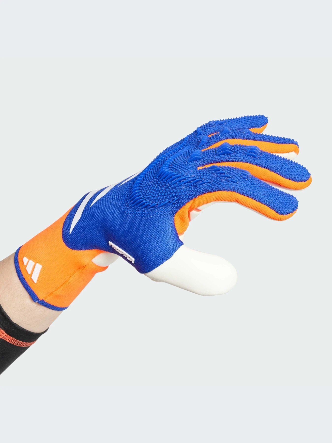 Перчатки для спорта Adidas Predator модель IS7587 Фото