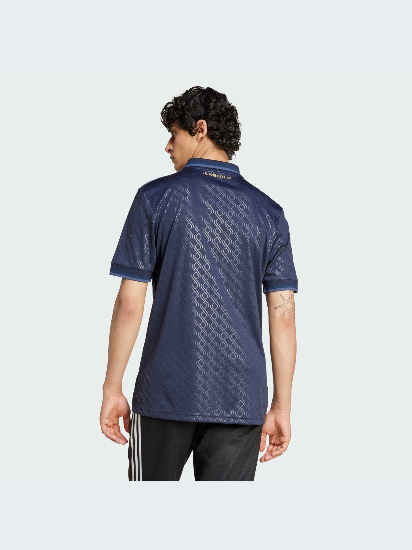 Футболки и поло Adidas модель IY5244 Футболки и поло Adidas модель IY5244 Фото