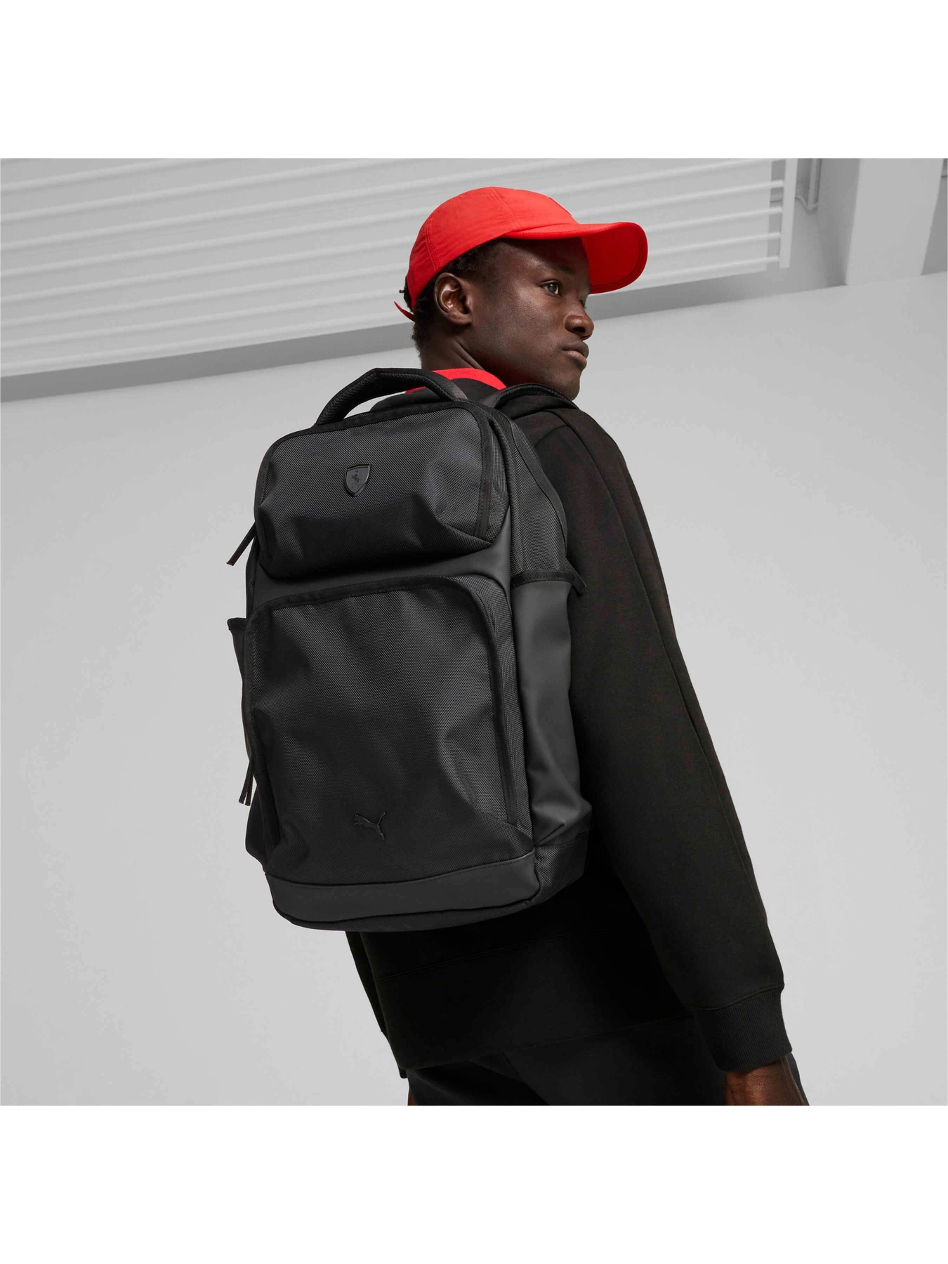 Рюкзаки PUMA Ferrari Style Backpack модель 090667 Фото