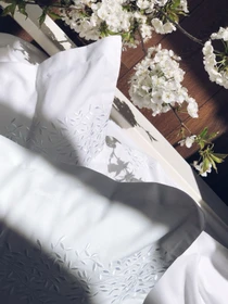 Комплект постільної білизни білий з вишитими гілками Cozy модель 8048856 Фото