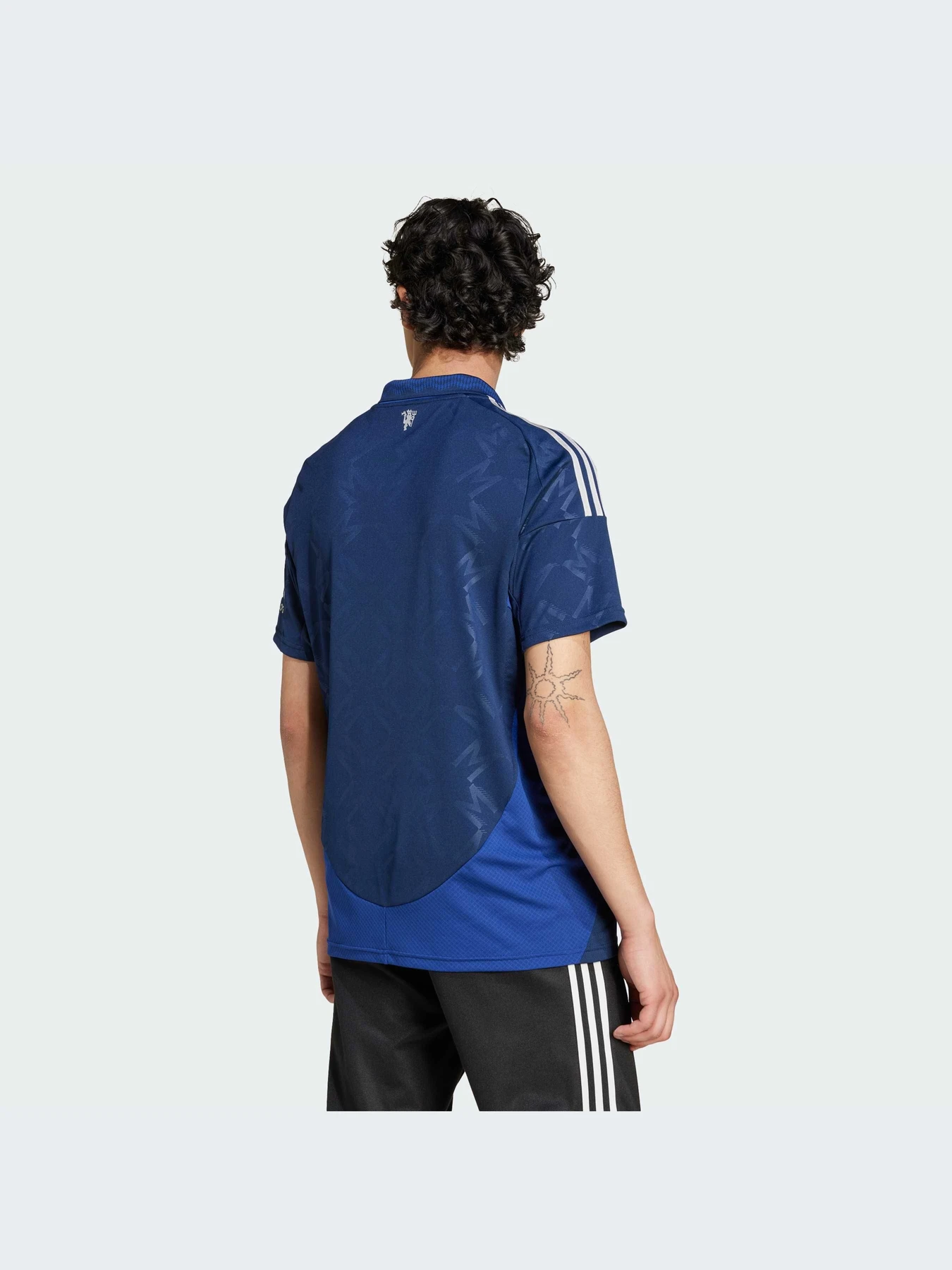 Футболки и поло Adidas модель IU1390 Футболки и поло Adidas модель IU1390 Фото
