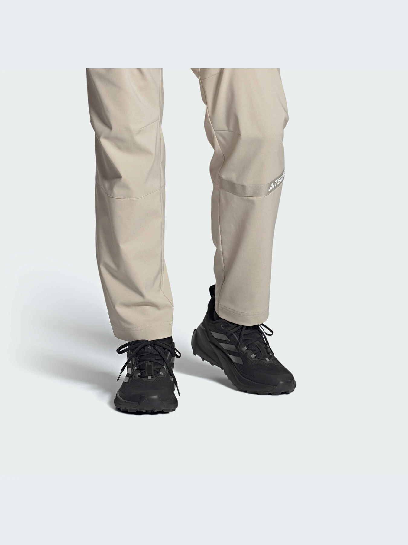 Кроссовки Adidas модель IE4842 Кроссовки Adidas модель IE4842 Фото