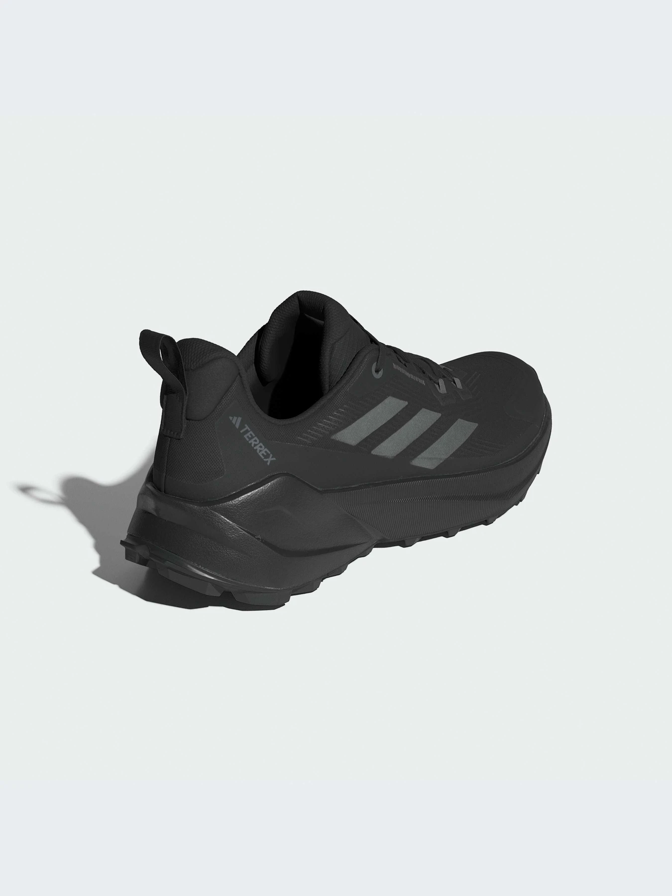 Кроссовки Adidas модель IE4842 Кроссовки Adidas модель IE4842 Фото
