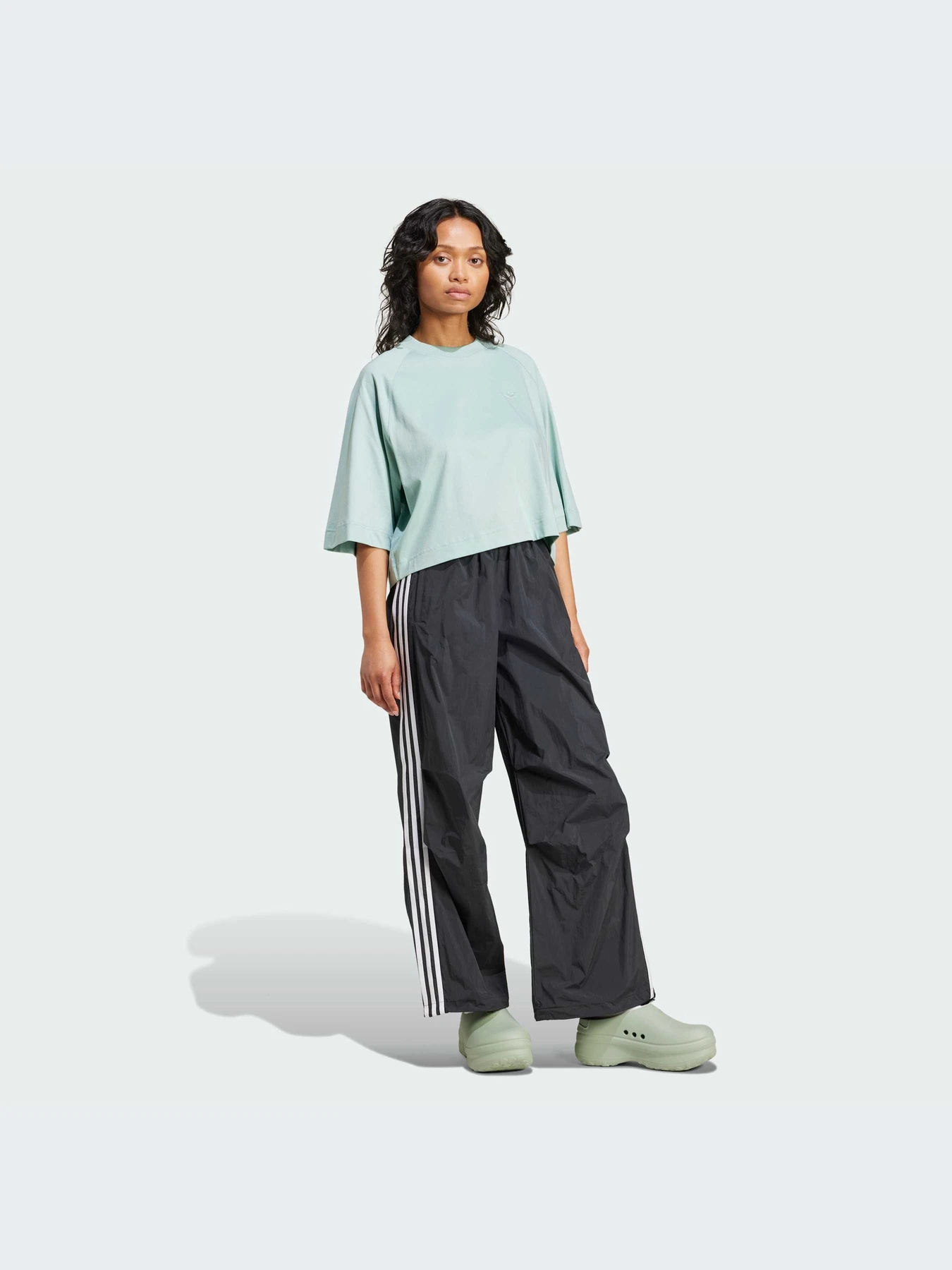 Брюки Adidas Adicolor модель IY7251 Брюки Adidas Adicolor модель IY7251 Фото