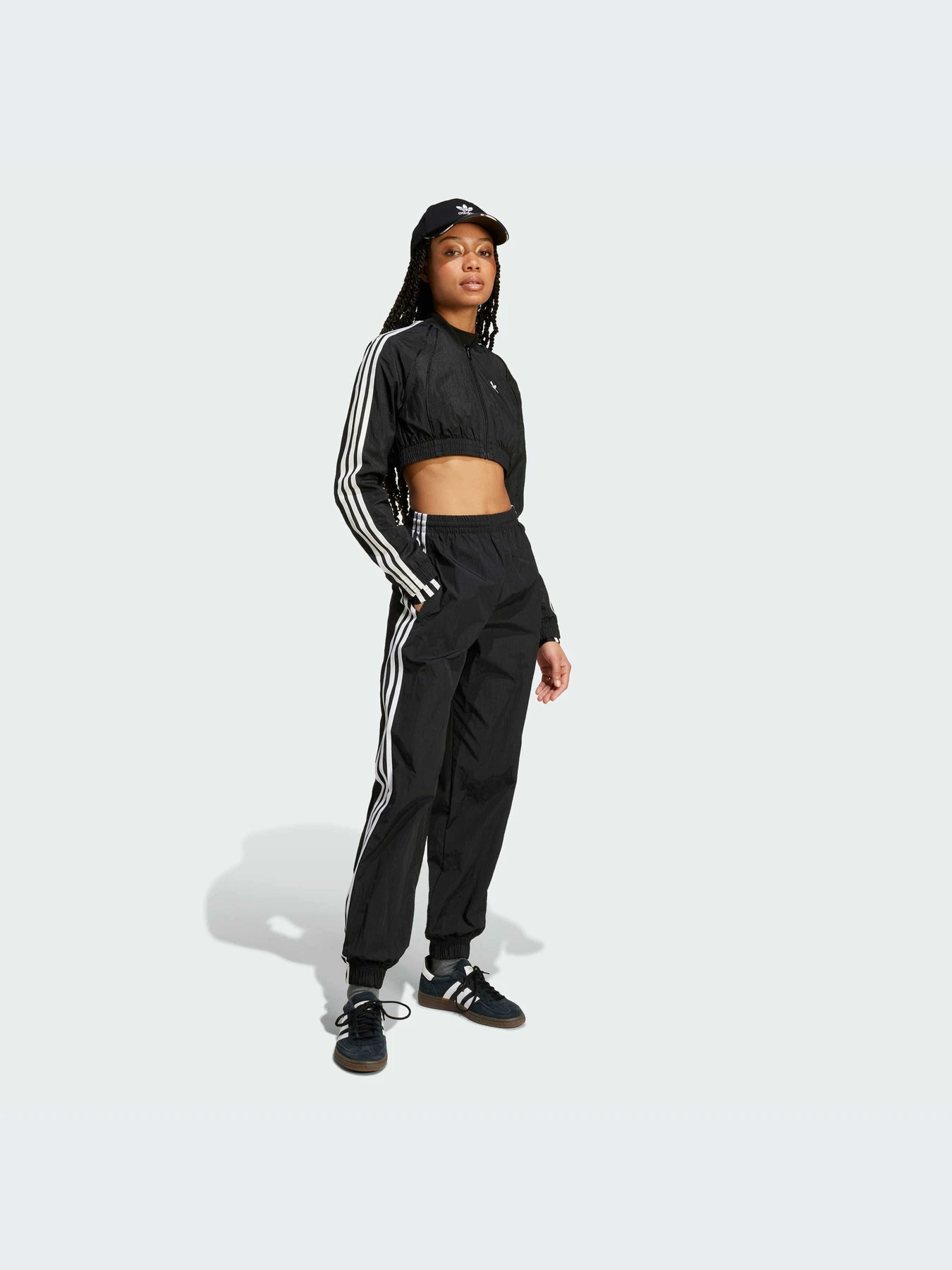 Худи и свитшоты Adidas модель IW5484 Худи и свитшоты Adidas модель IW5484 Фото