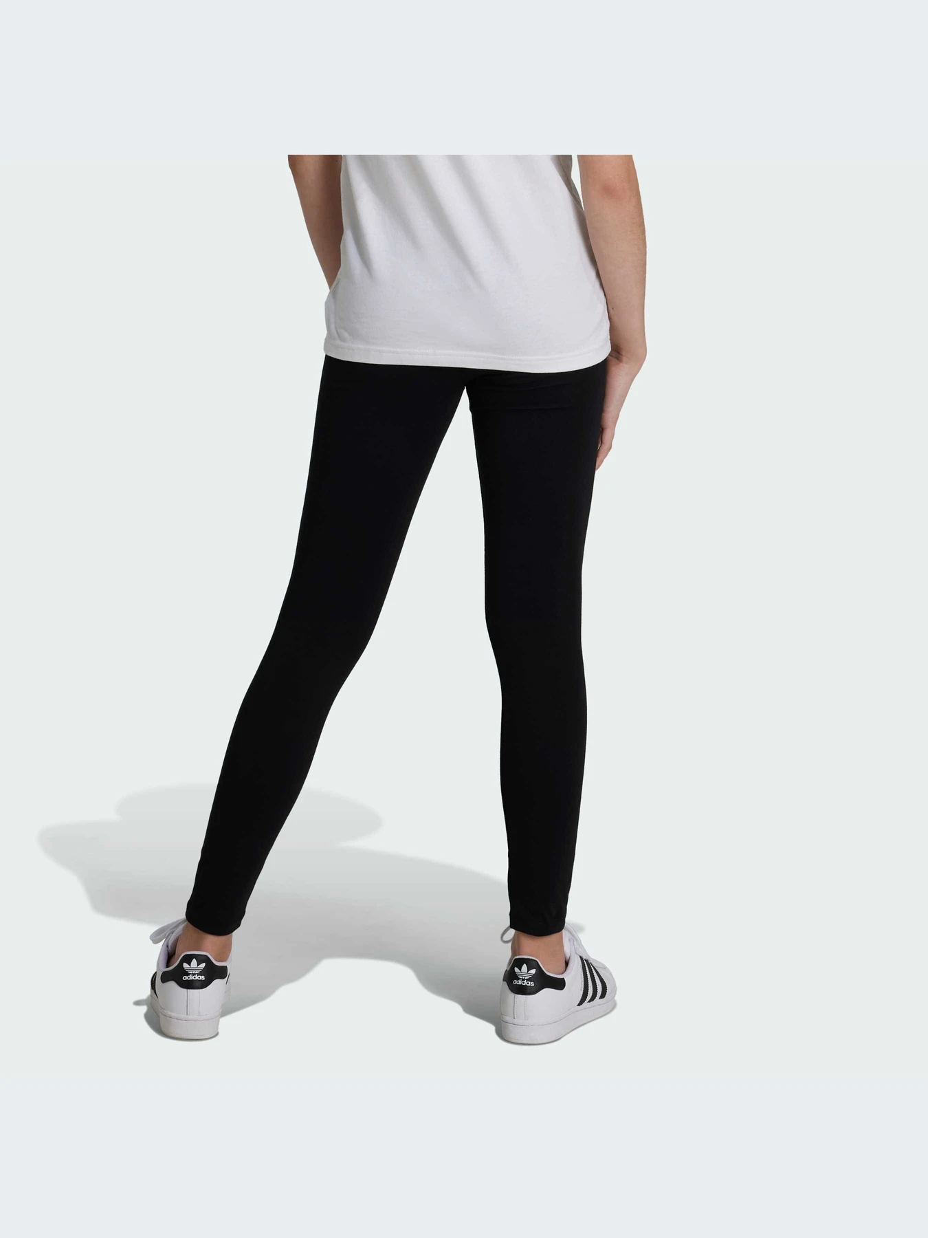 Штани Adidas модель IW3504 Штани Adidas модель IW3504 Фото