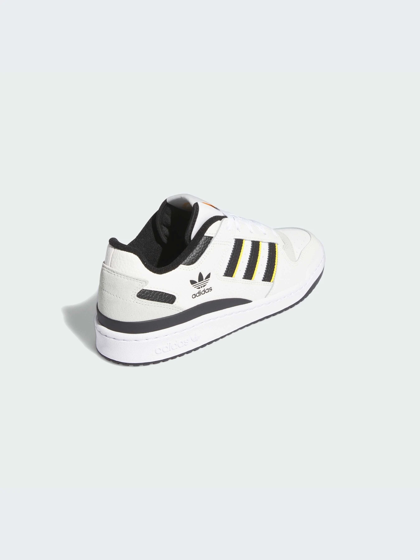 Кроссовки Adidas Forum модель IH7906 Кроссовки Adidas Forum модель IH7906 Фото