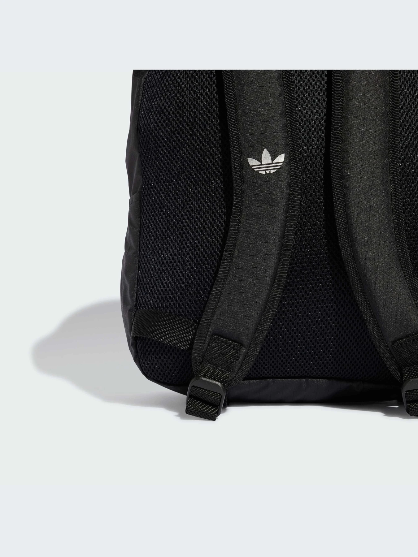 Рюкзаки Adidas модель IX7527 Рюкзаки Adidas модель IX7527 Фото