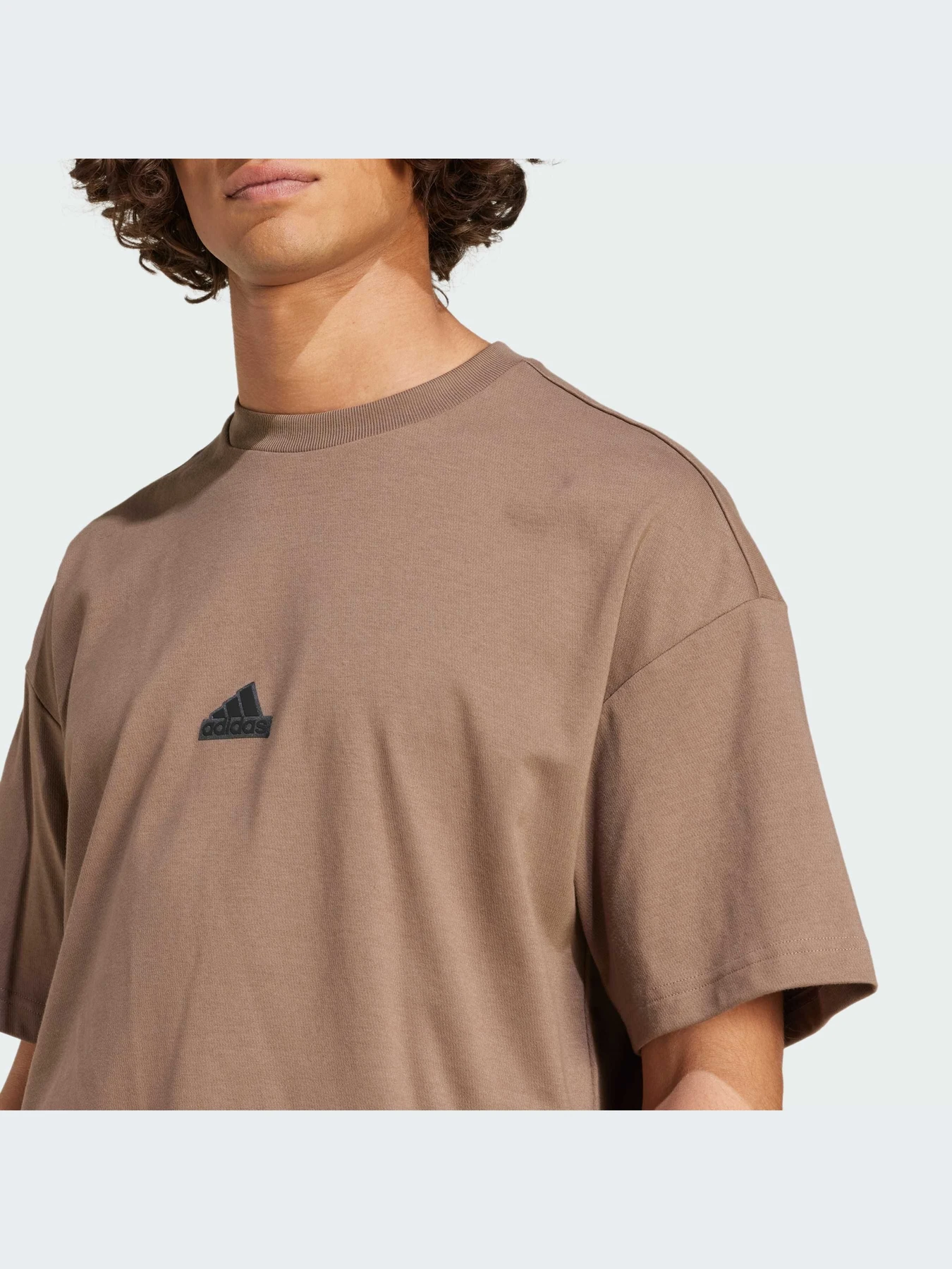 Футболки і поло Adidas модель JE3954 Футболки і поло Adidas модель JE3954 Фото
