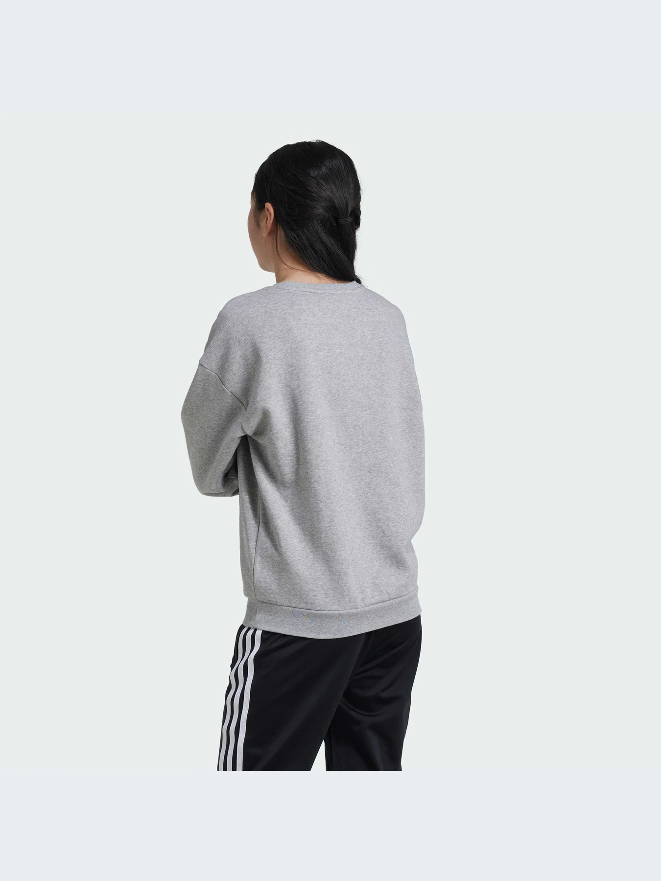 Худи и свитшоты Adidas модель IZ4813 Худи и свитшоты Adidas модель IZ4813 Фото