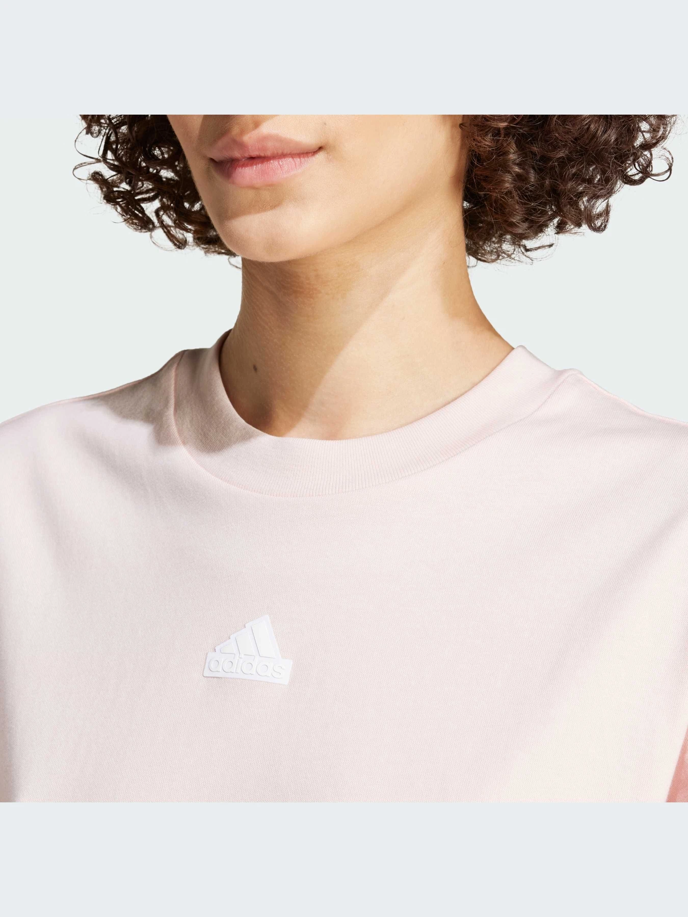 Футболки і поло Adidas модель IW5264 Футболки і поло Adidas модель IW5264 Фото