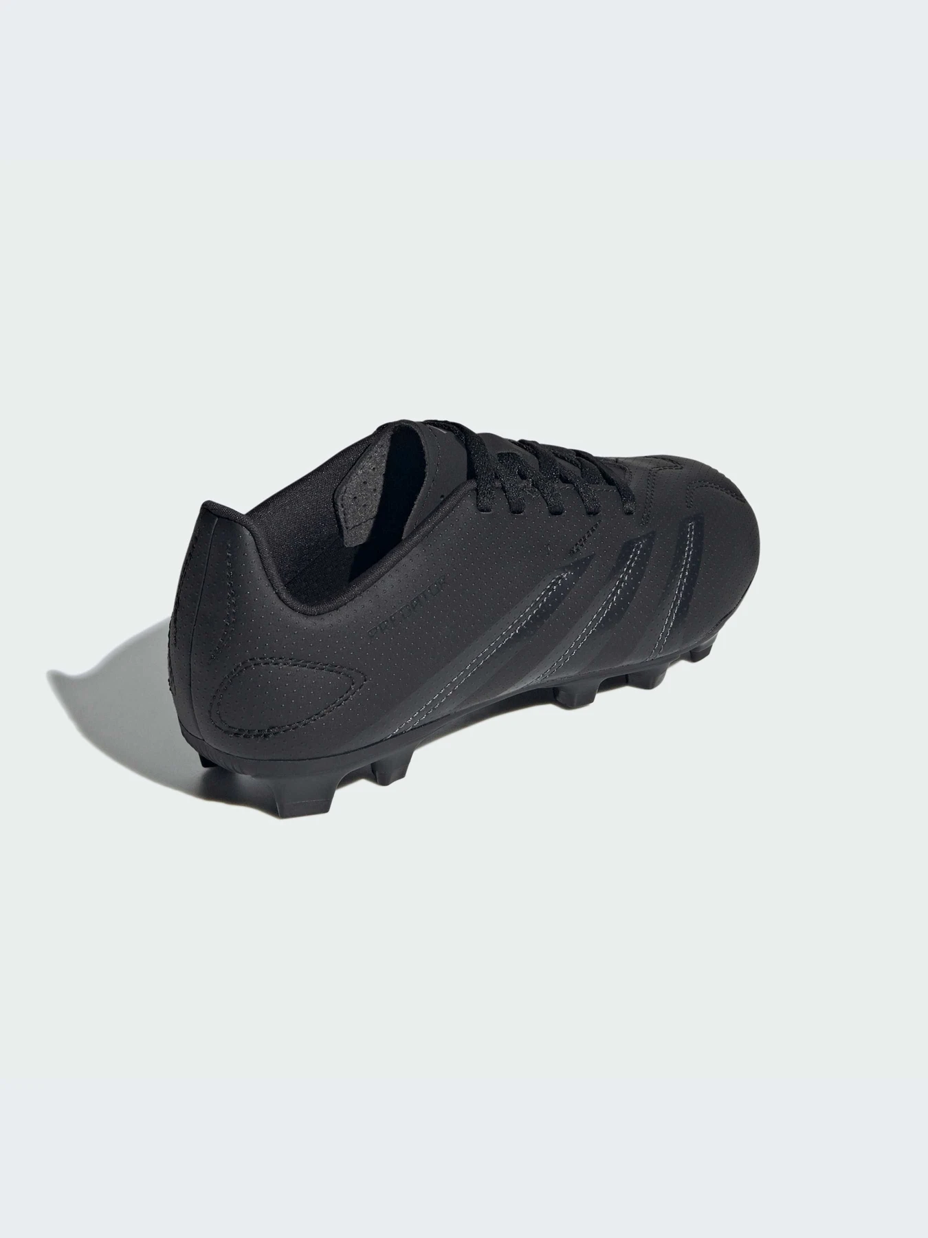 Кроссовки Adidas Predator модель IG5428 Кроссовки Adidas Predator модель IG5428 Фото