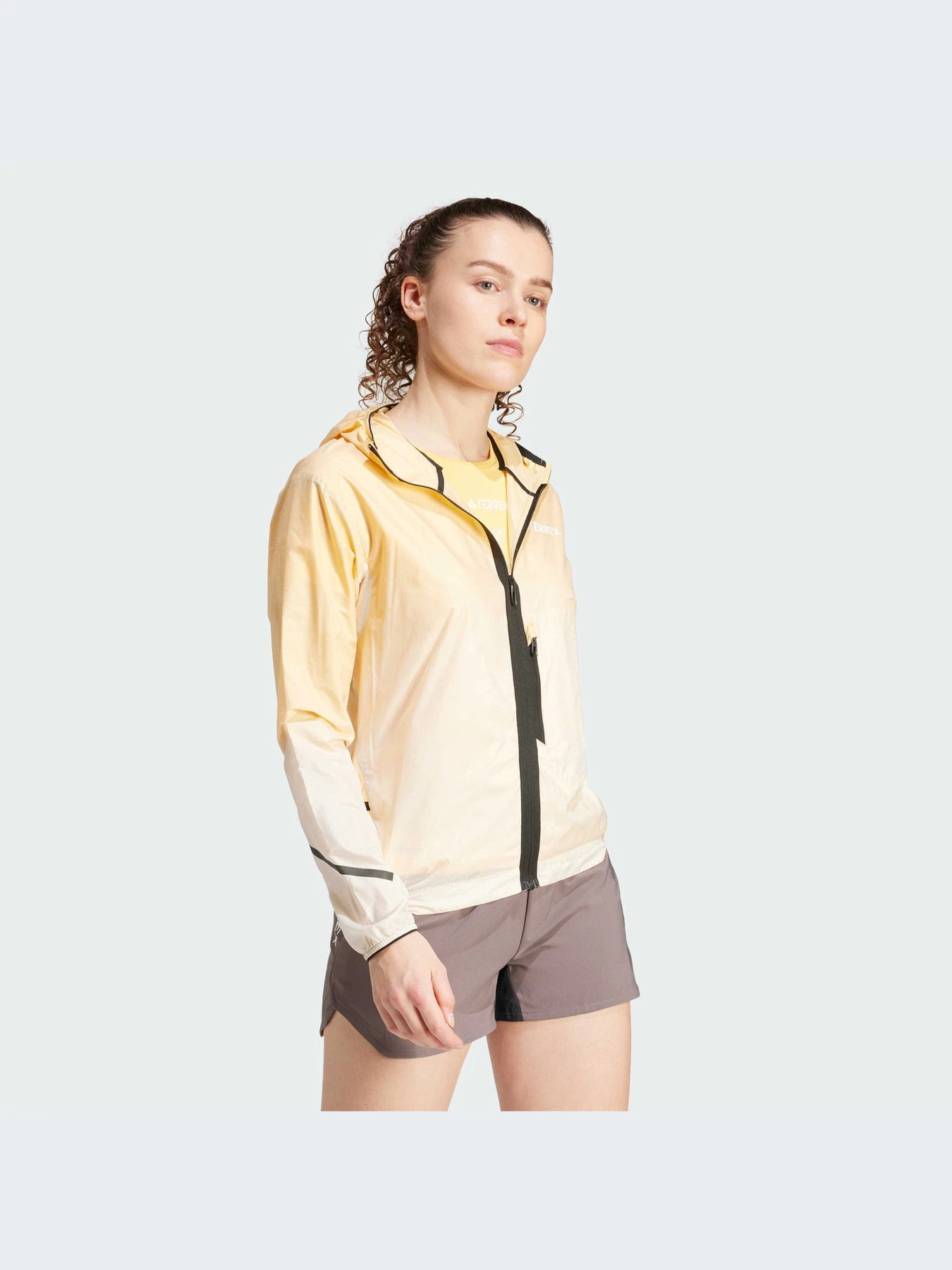 Куртки та дублянки Adidas модель IN2908 Куртки та дублянки Adidas модель IN2908 Фото