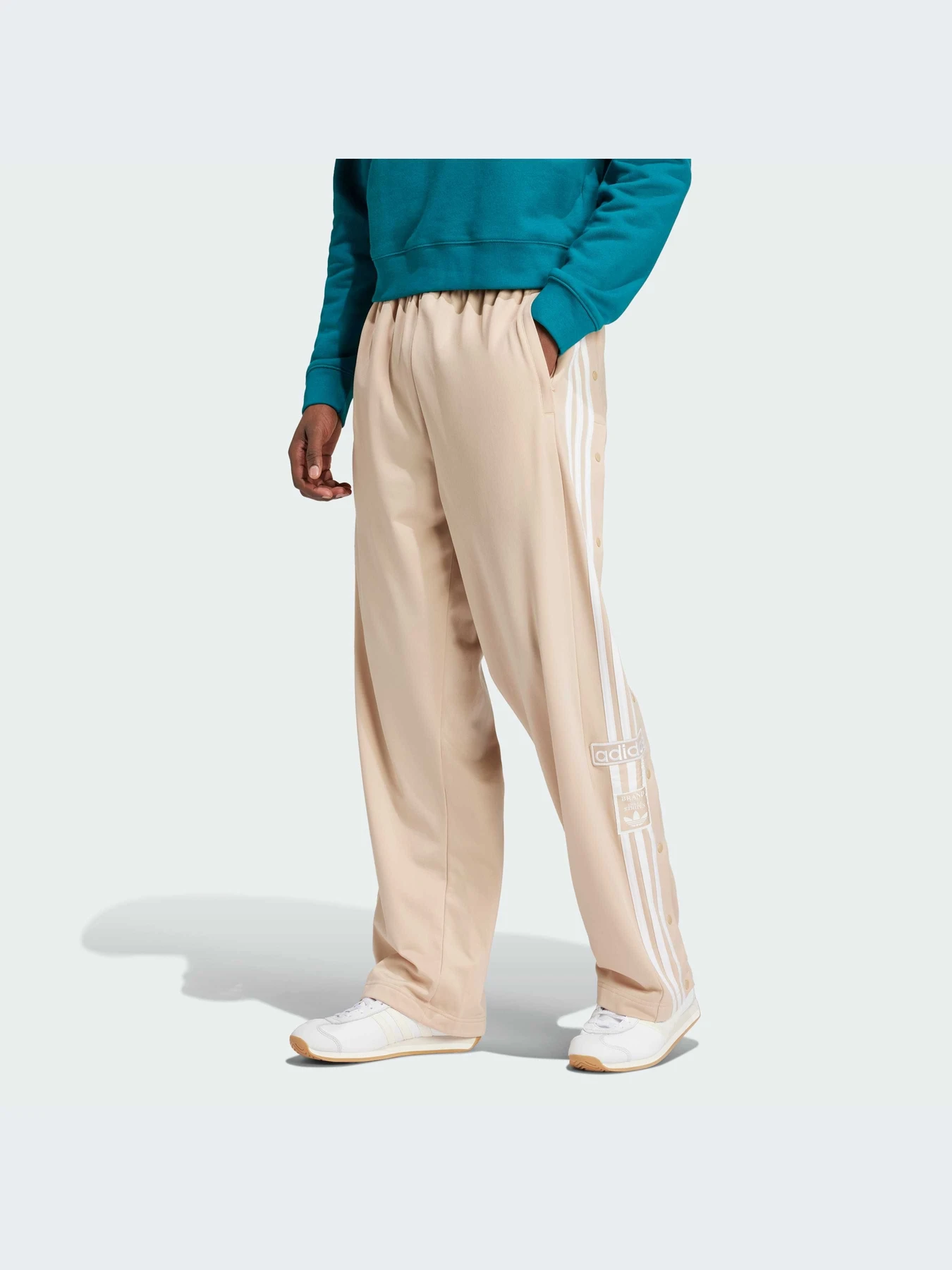 Брюки Adidas Adicolor модель IY9926 Брюки Adidas Adicolor модель IY9926 Фото