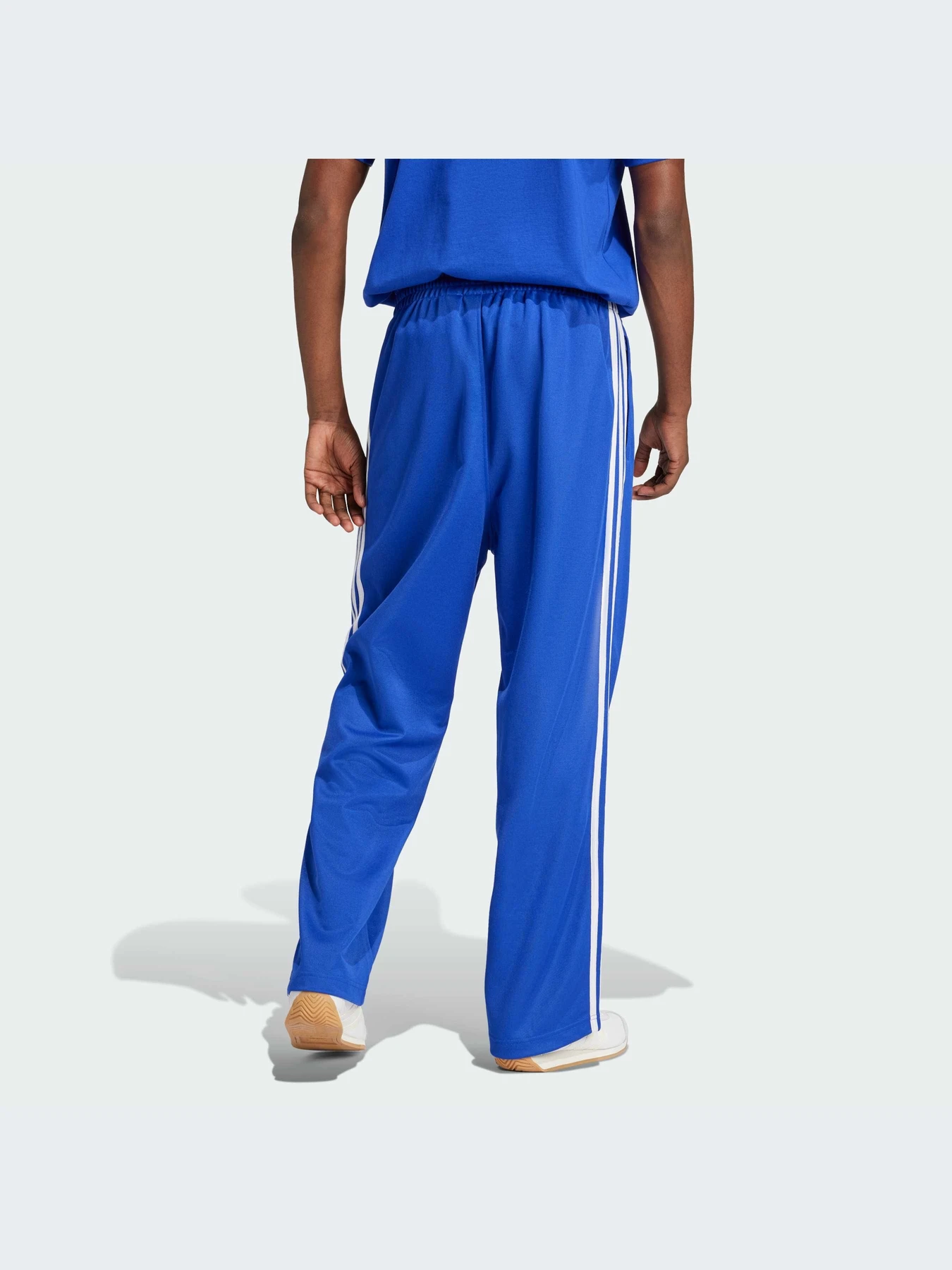Штани Adidas Adicolor модель IZ2472 Штани Adidas Adicolor модель IZ2472 Фото