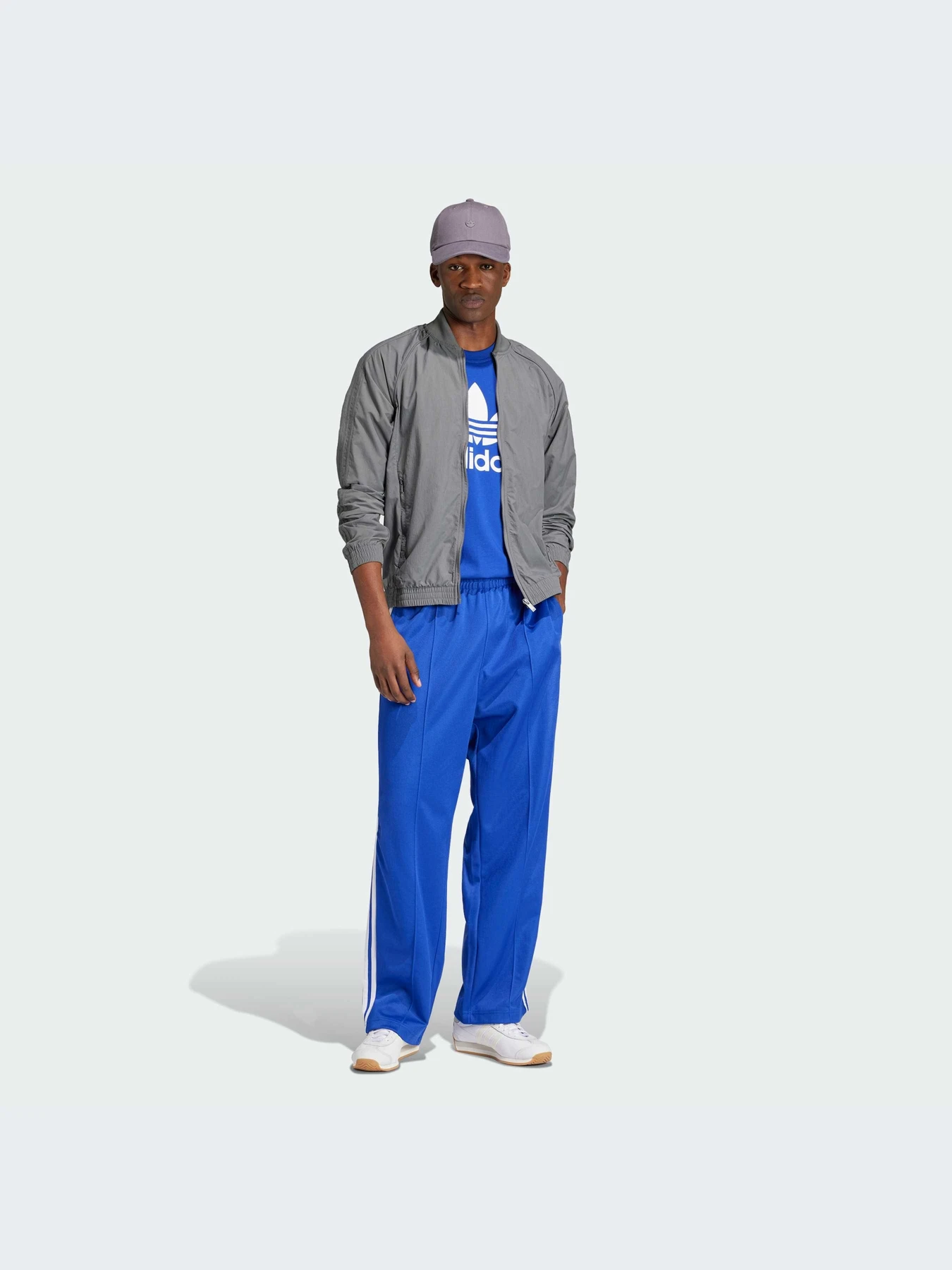 Штани Adidas Adicolor модель IZ2472 Штани Adidas Adicolor модель IZ2472 Фото