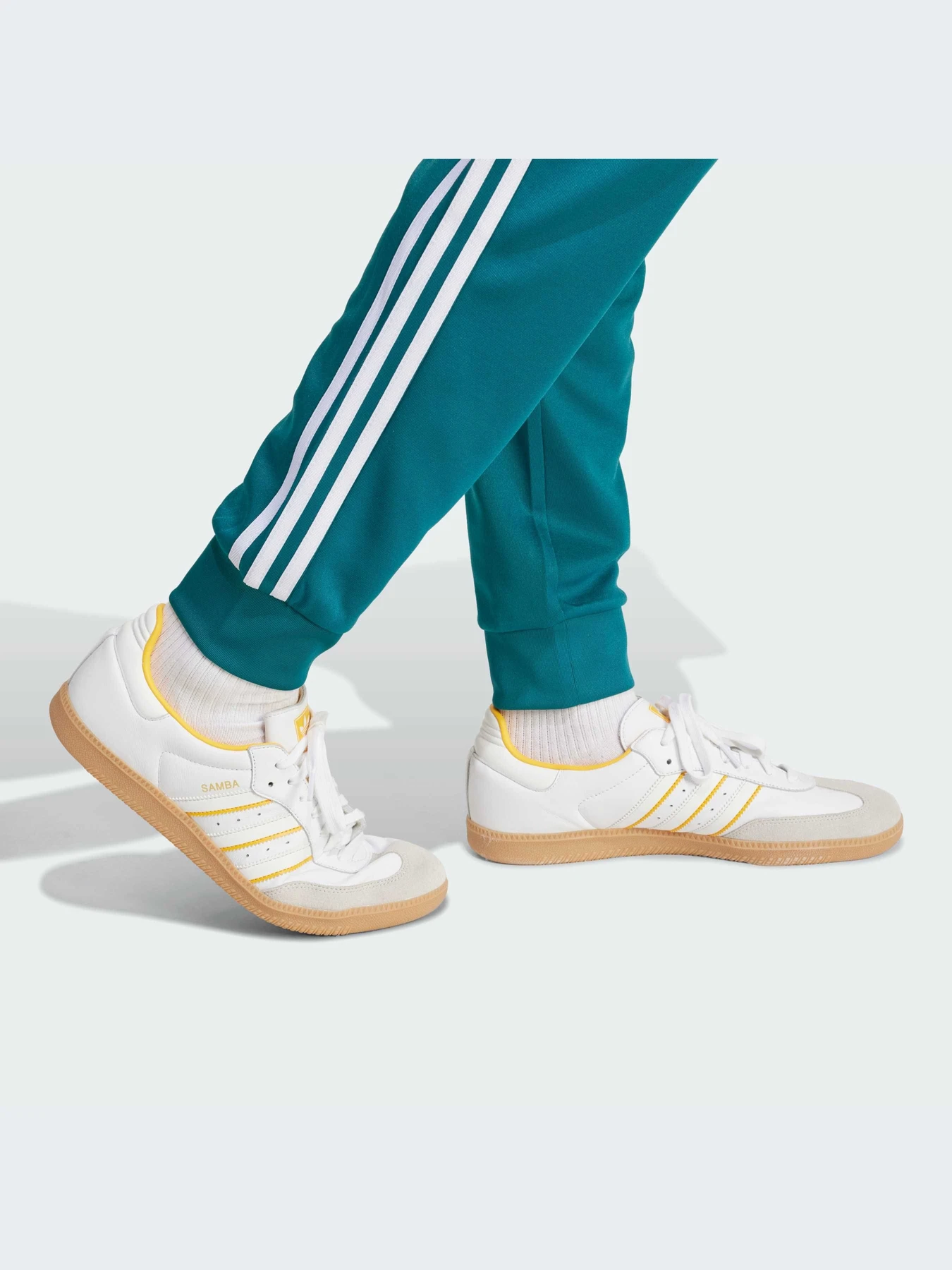 Брюки Adidas модель IY9862 Брюки Adidas модель IY9862 Фото
