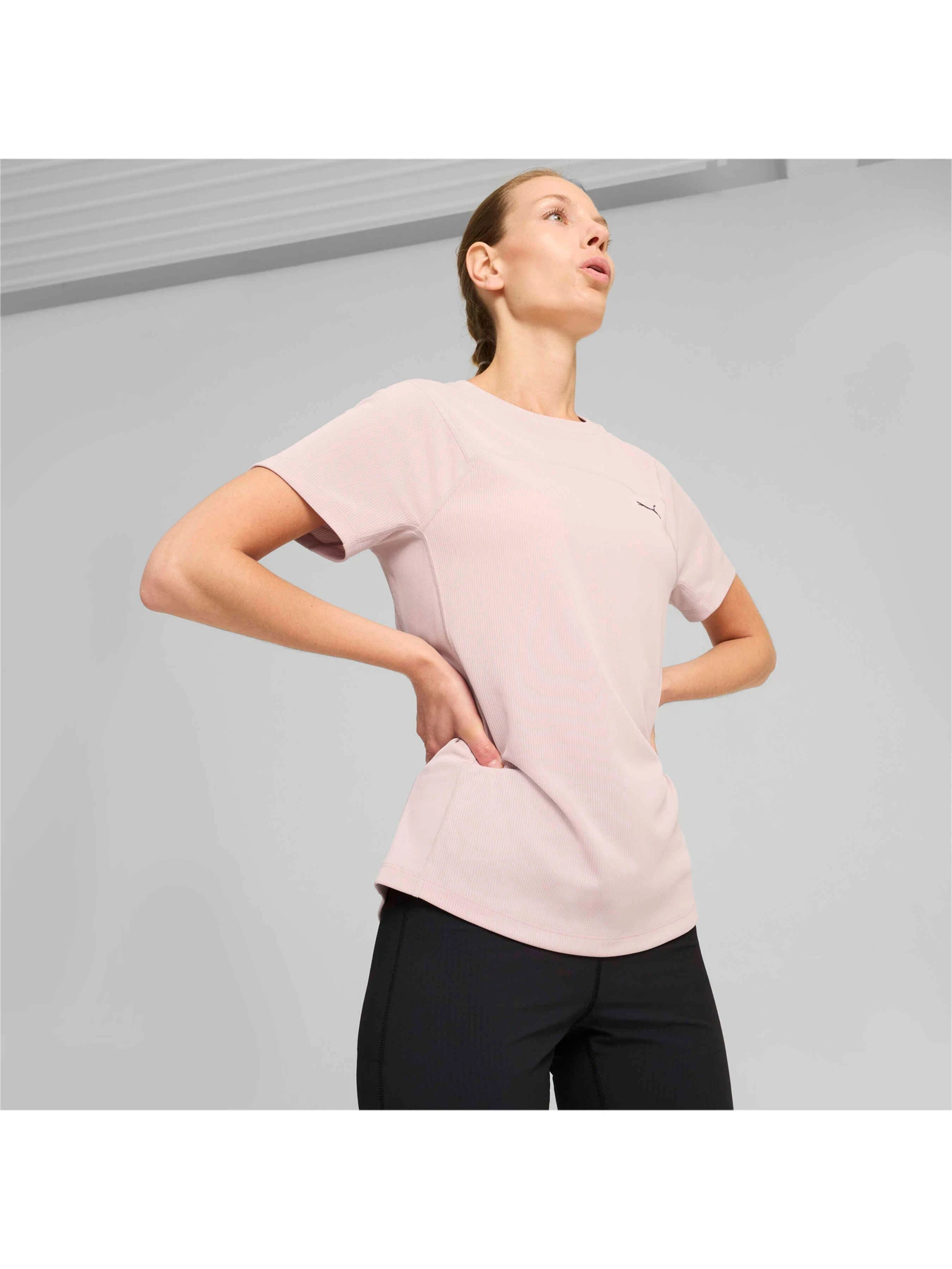 Футболки і поло PUMA W Seasons Drycell Tee модель 525820 Футболки і поло PUMA W Seasons Drycell Tee модель 525820 Фото