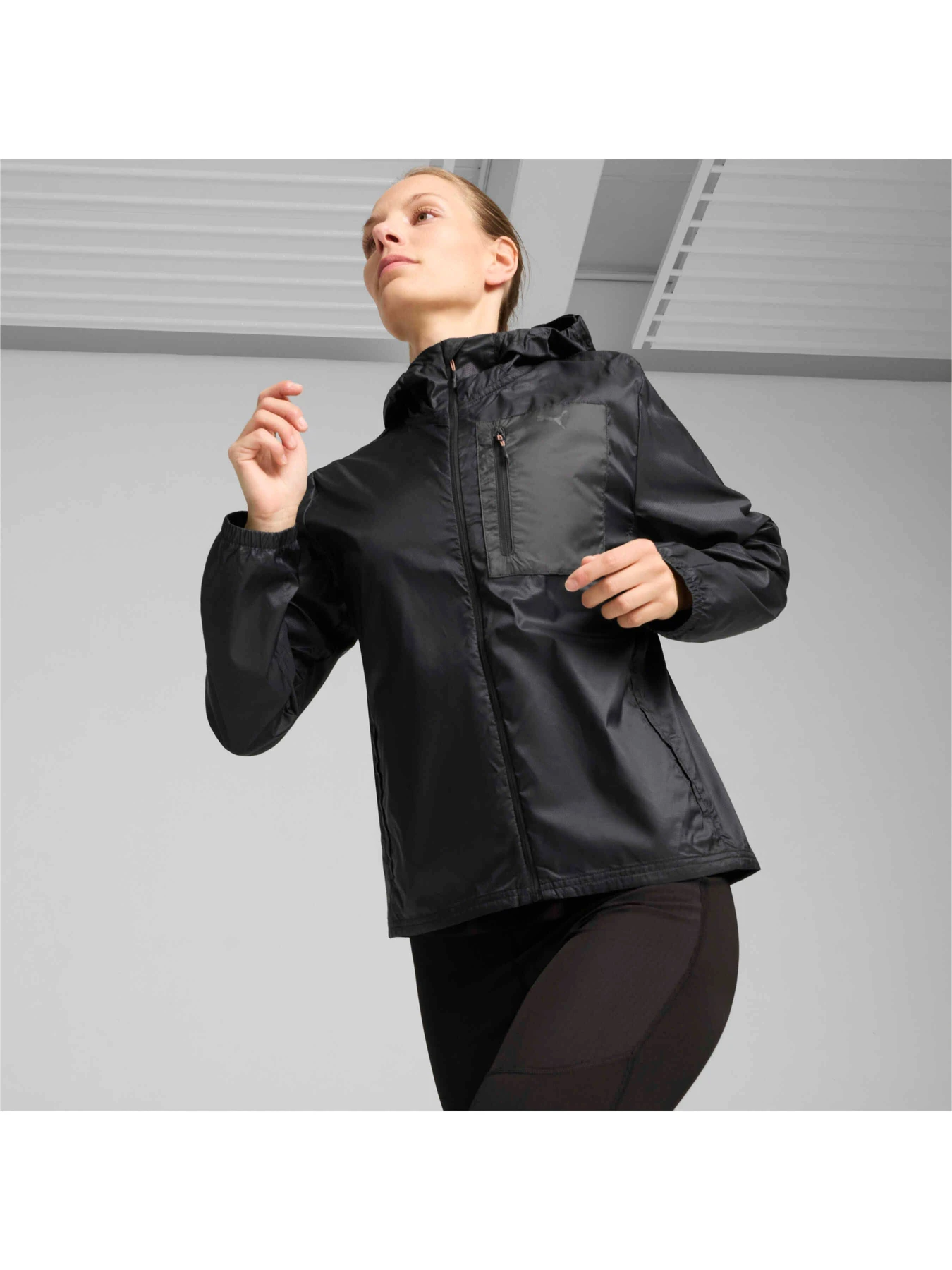 Куртки и дубленки PUMA W Seasons Windcell Run Jkt модель 525832 Фото