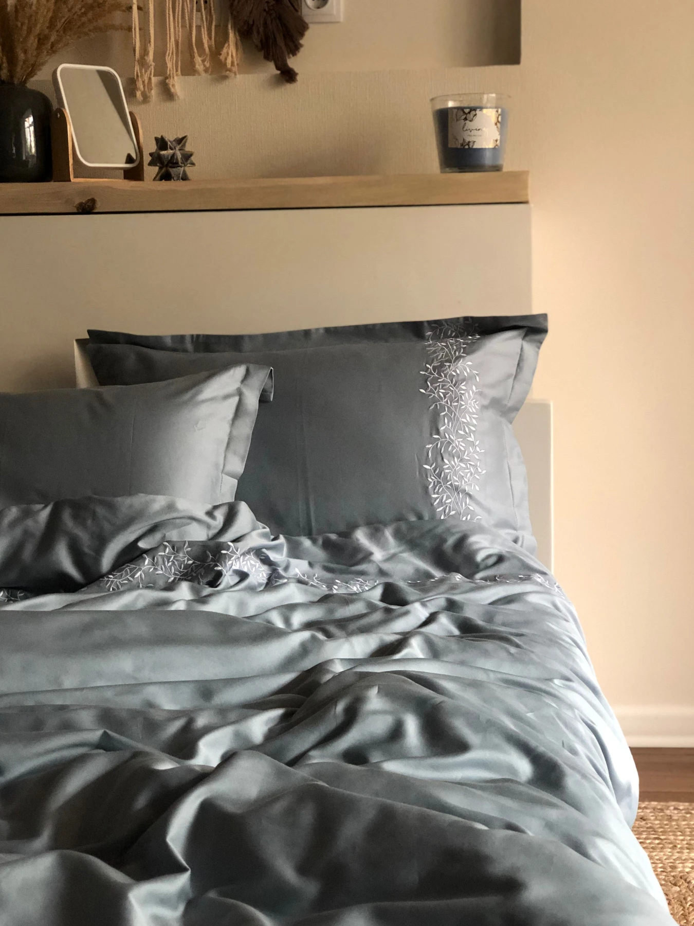 Комплект постільної білизни сіро-блакитний з вишитими гілками Cozy модель 7794313 Комплект постільної білизни сіро-блакитний з вишитими гілками Cozy модель 7794313 Фото