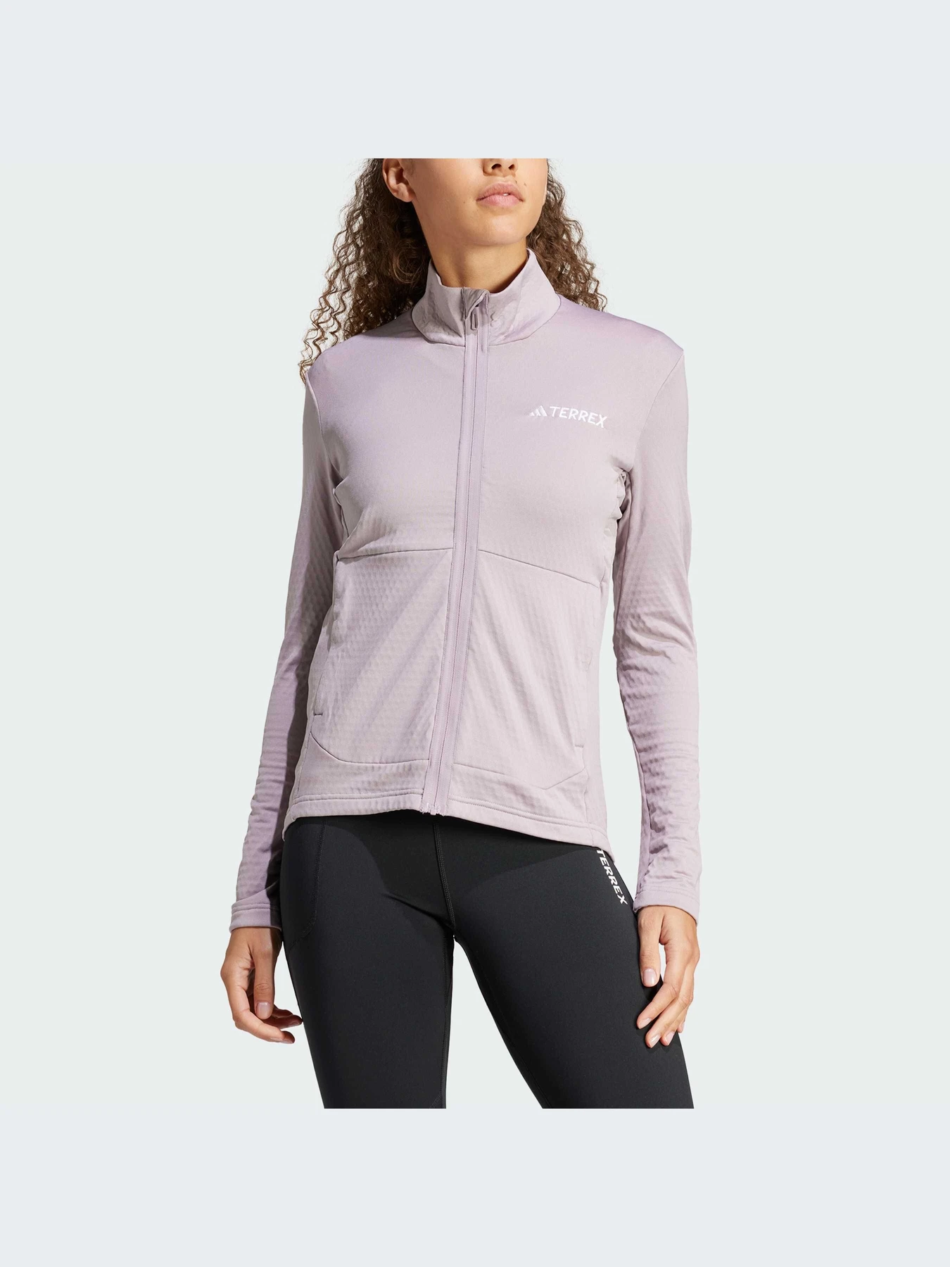 Худи и свитшоты Adidas модель IQ3747 Худи и свитшоты Adidas модель IQ3747 Фото