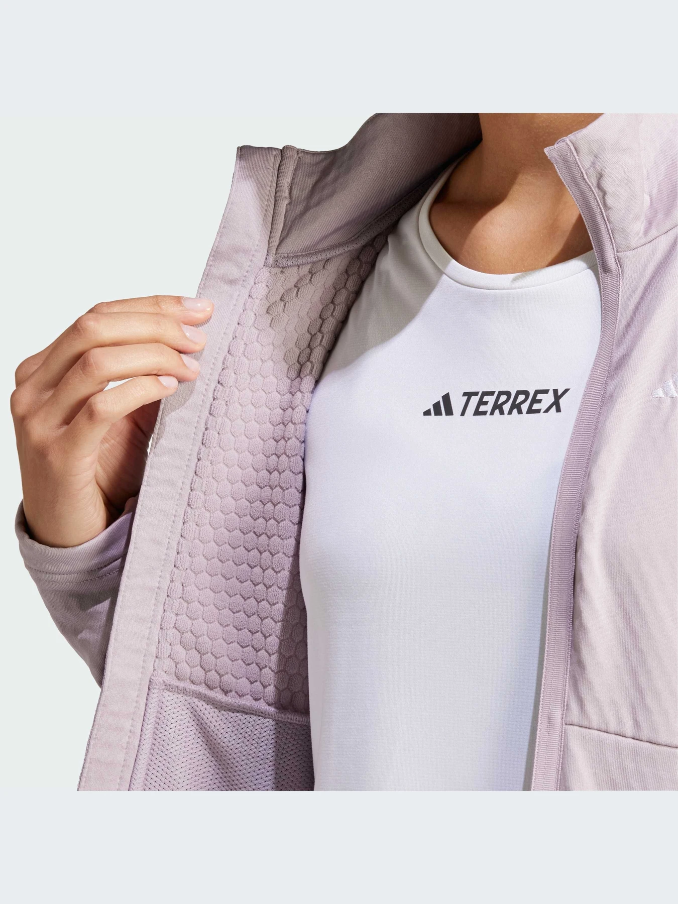 Худи и свитшоты Adidas модель IQ3747 Худи и свитшоты Adidas модель IQ3747 Фото
