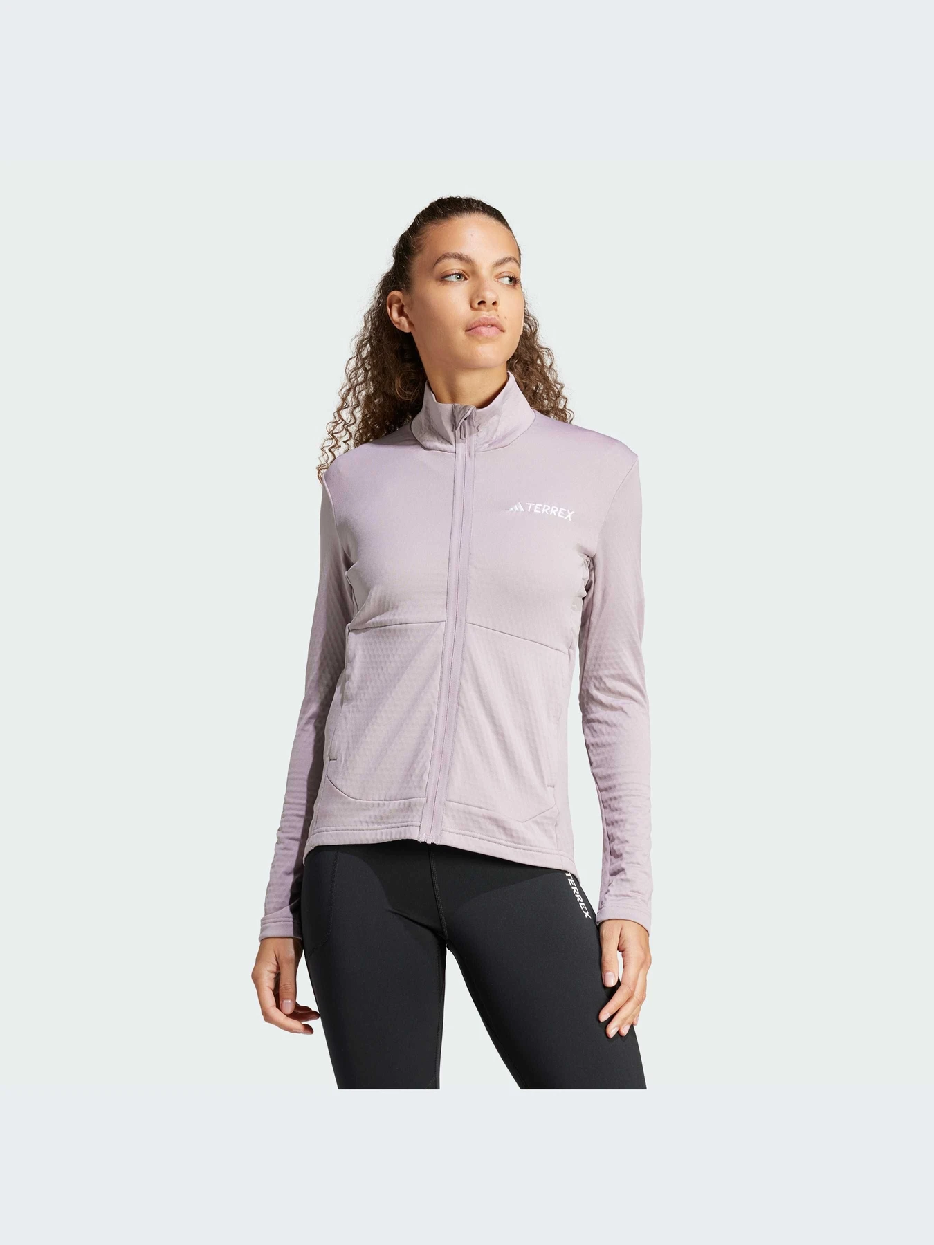 Худи и свитшоты Adidas модель IQ3747 Худи и свитшоты Adidas модель IQ3747 Фото