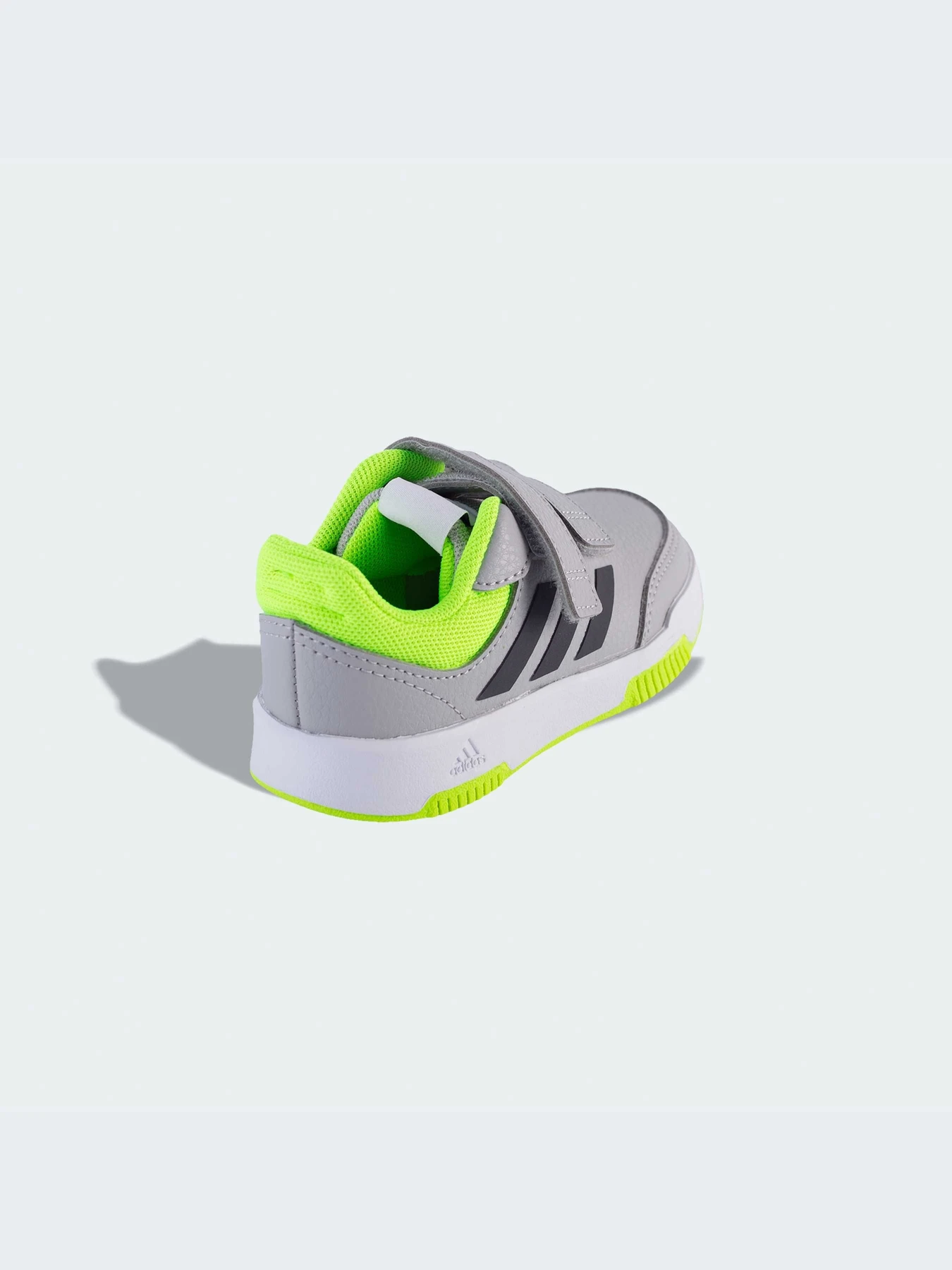 Кроссовки Adidas модель IG8800 Кроссовки Adidas модель IG8800 Фото