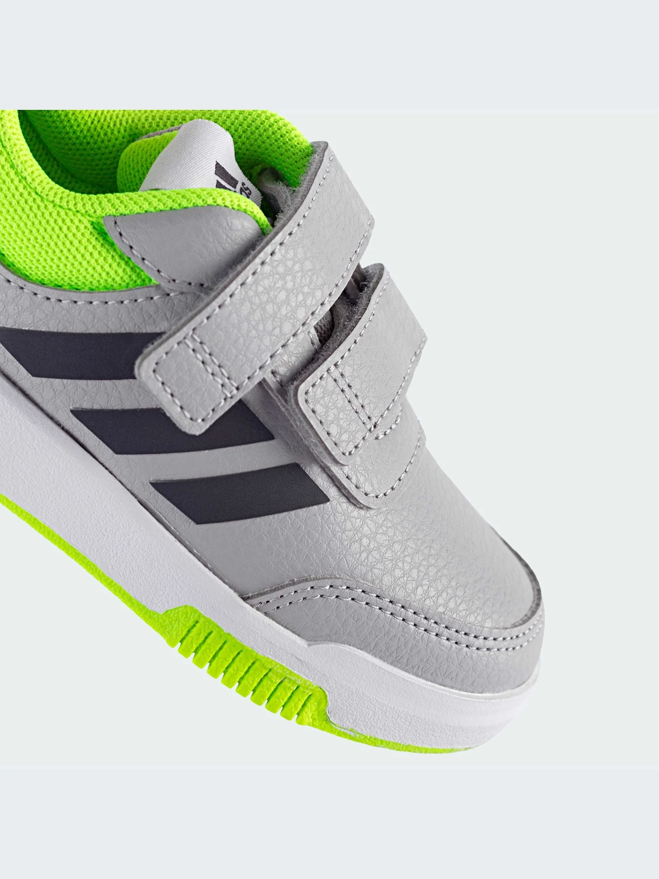 Кроссовки Adidas модель IG8800 Кроссовки Adidas модель IG8800 Фото