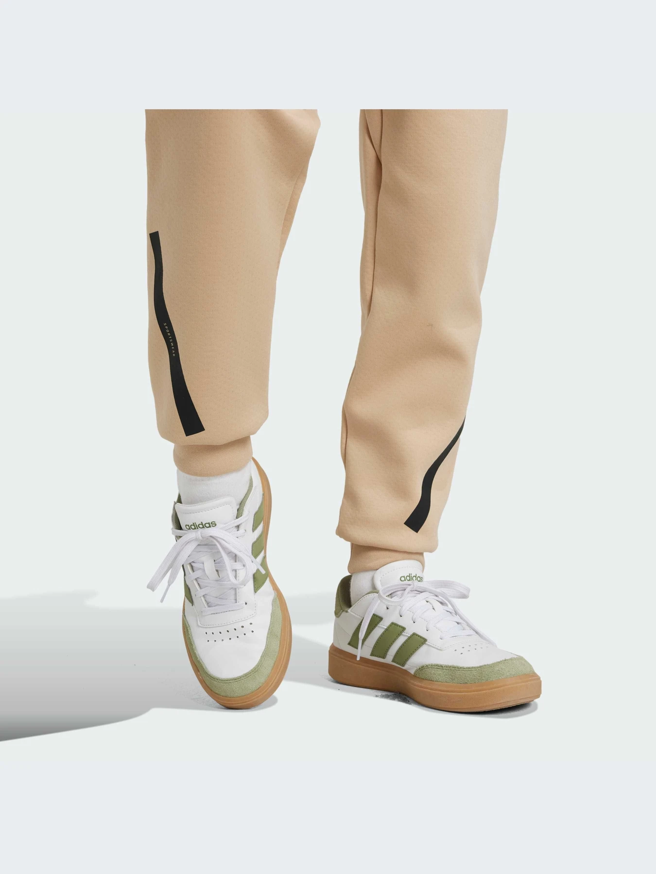 Брюки Adidas ZNE модель JF2492 Брюки Adidas ZNE модель JF2492 Фото