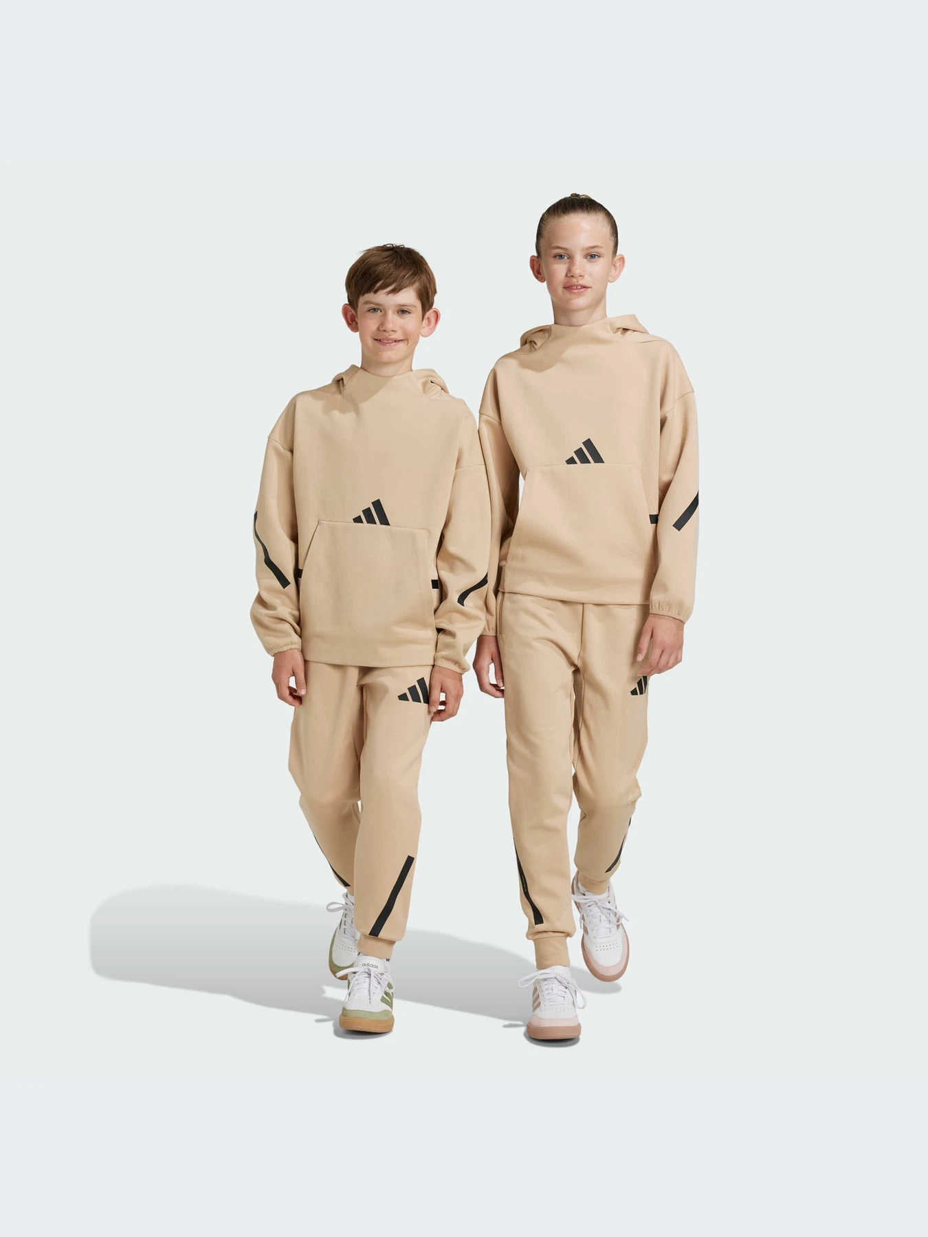 Брюки Adidas ZNE модель JF2492 Брюки Adidas ZNE модель JF2492 Фото
