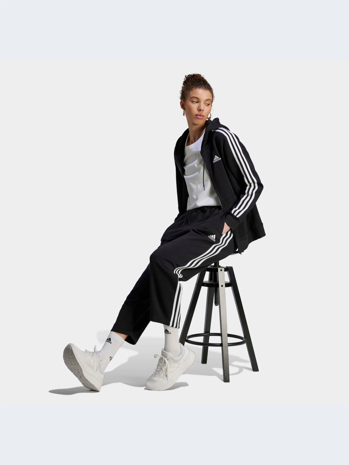 Штани Adidas модель HZ5748 Штани Adidas модель HZ5748 Фото