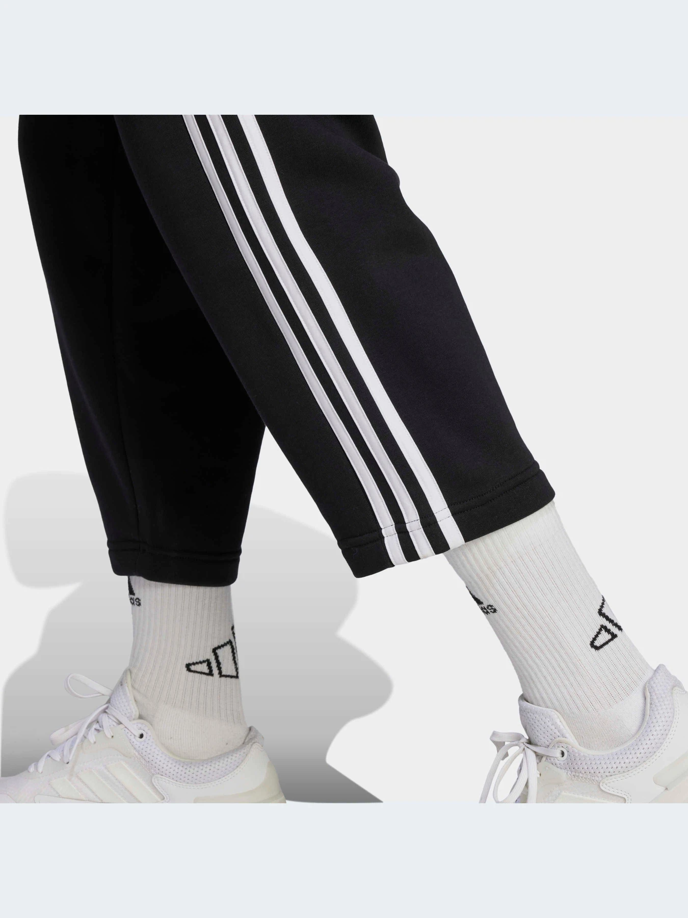 Штани Adidas модель HZ5748 Штани Adidas модель HZ5748 Фото