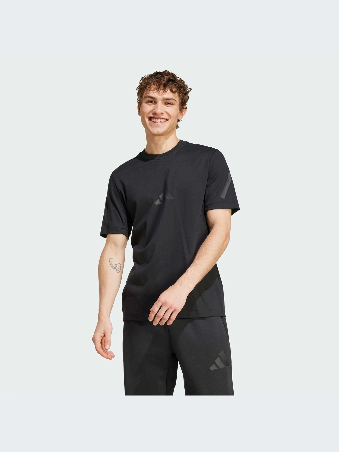 Футболки і поло Adidas ZNE модель JE3069 Футболки і поло Adidas ZNE модель JE3069 Фото